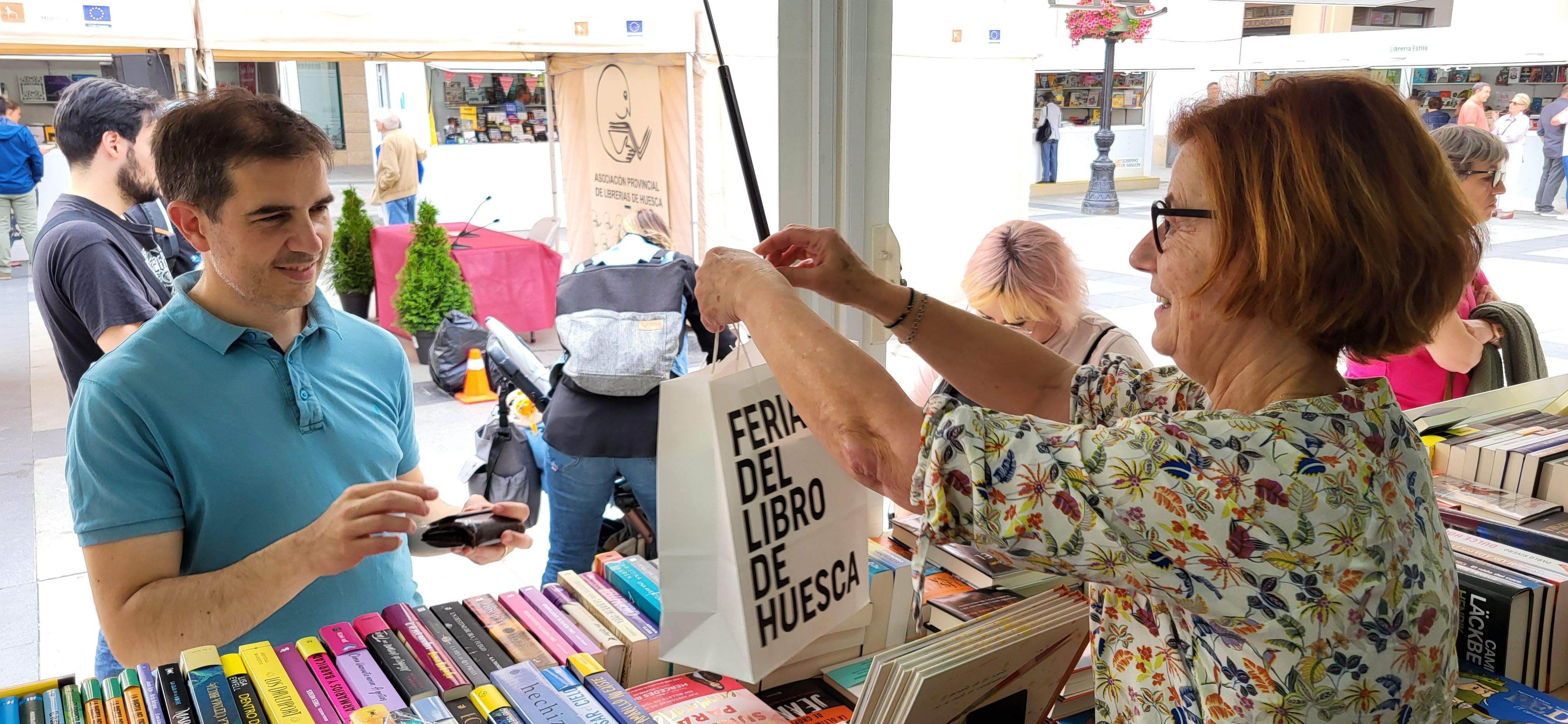 Jornada del sábado 27, en la 39ª Feria del libro de Huesca. Foto Myriam Martínez