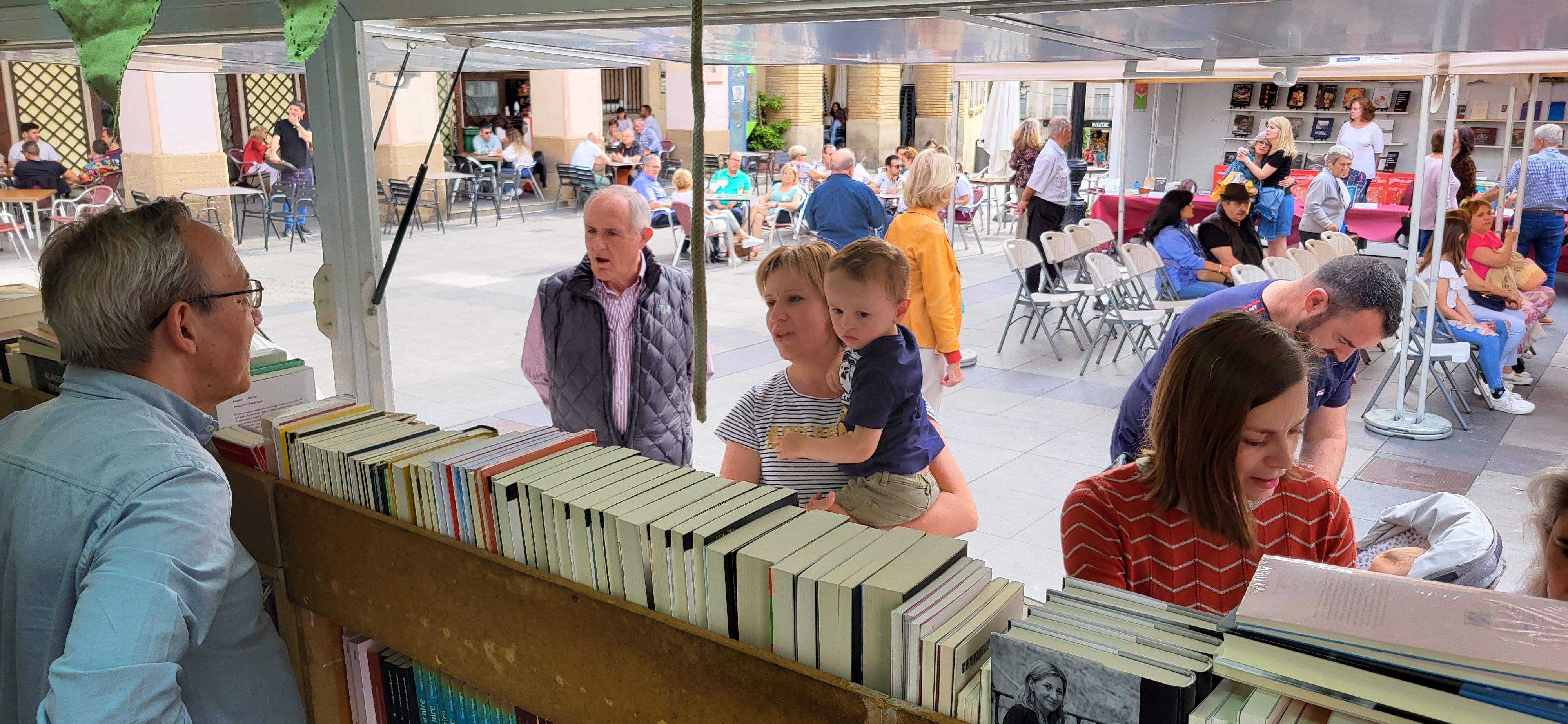Jornada del sábado 27, en la 39ª Feria del libro de Huesca. Foto Myriam Martínez