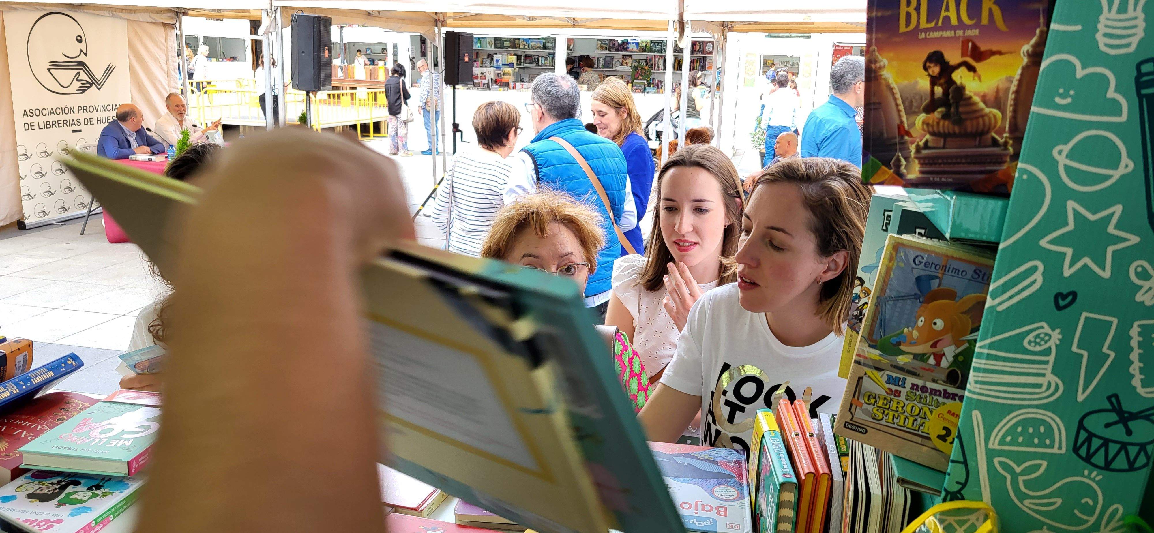 Jornada del sábado 27, en la 39ª Feria del libro de Huesca. Foto Myriam Martínez