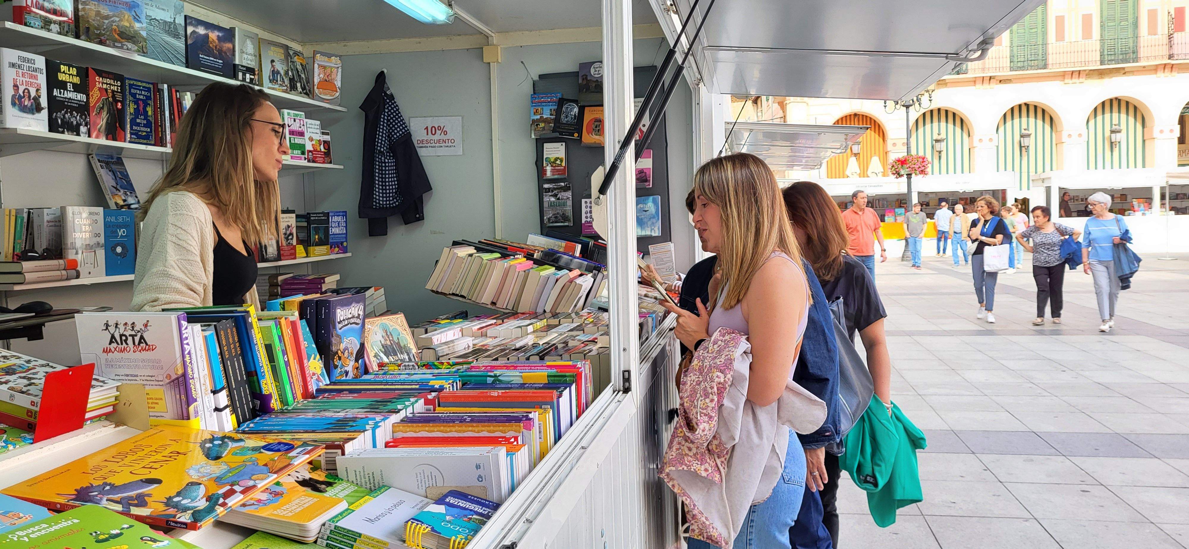 Jornada del sábado 27, en la 39ª Feria del libro de Huesca. Foto Mercedes Manterola