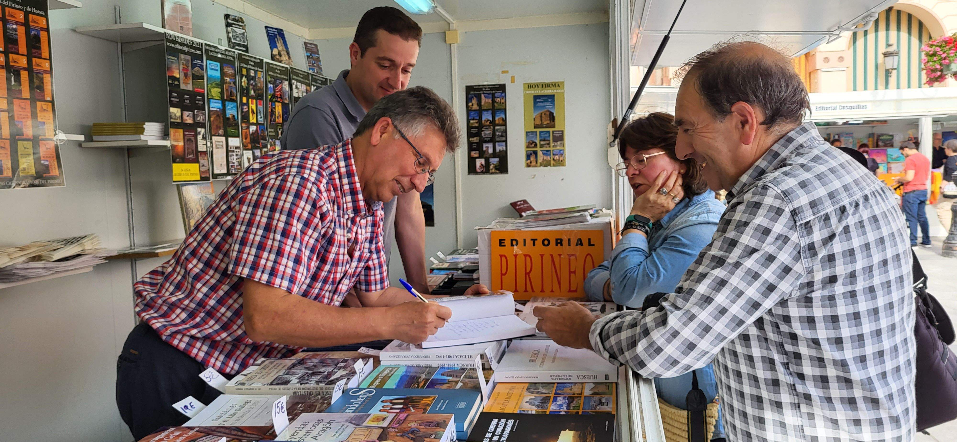 Jornada del sábado 27, en la 39ª Feria del libro de Huesca. Foto Mercedes Manterola
