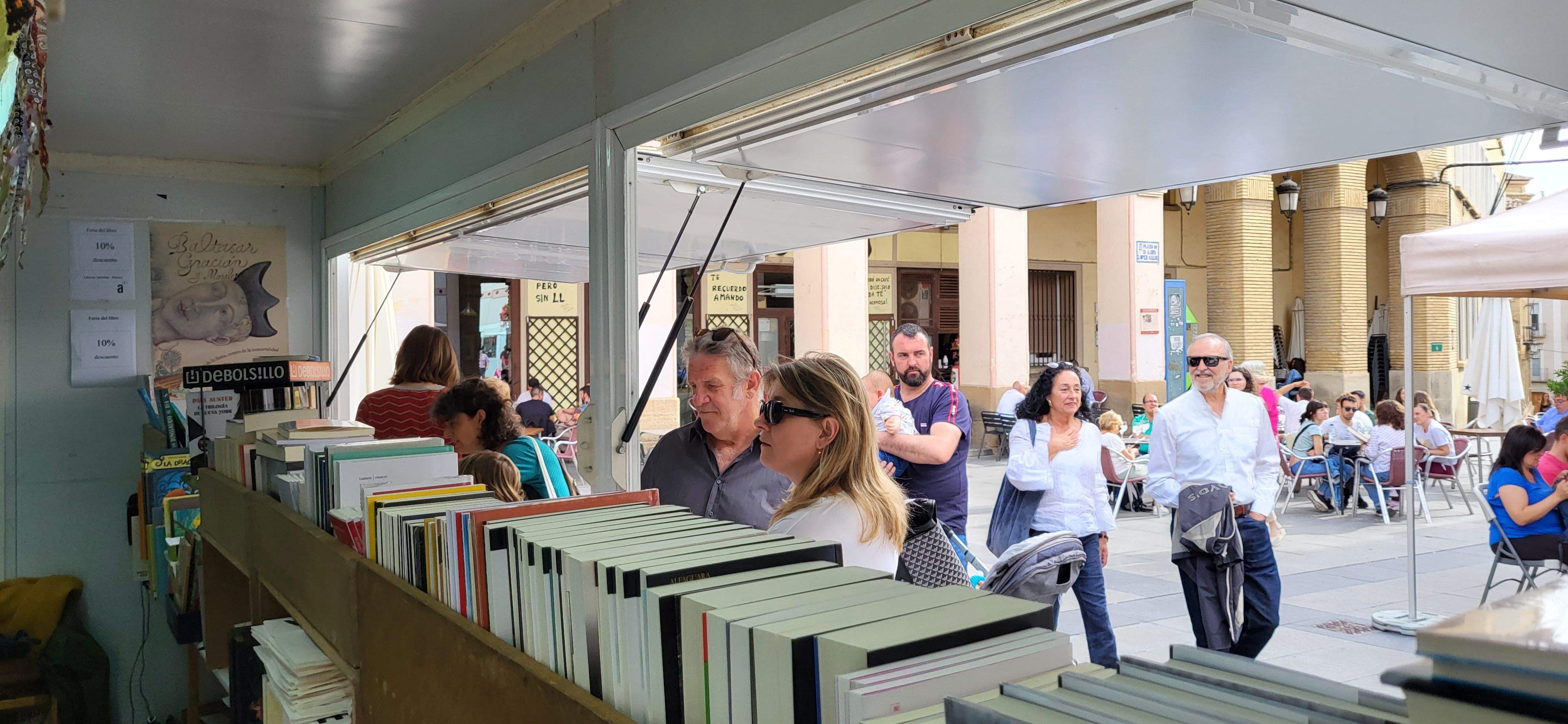 Jornada del sábado 27, en la 39ª Feria del libro de Huesca. Foto Mercedes Manterola