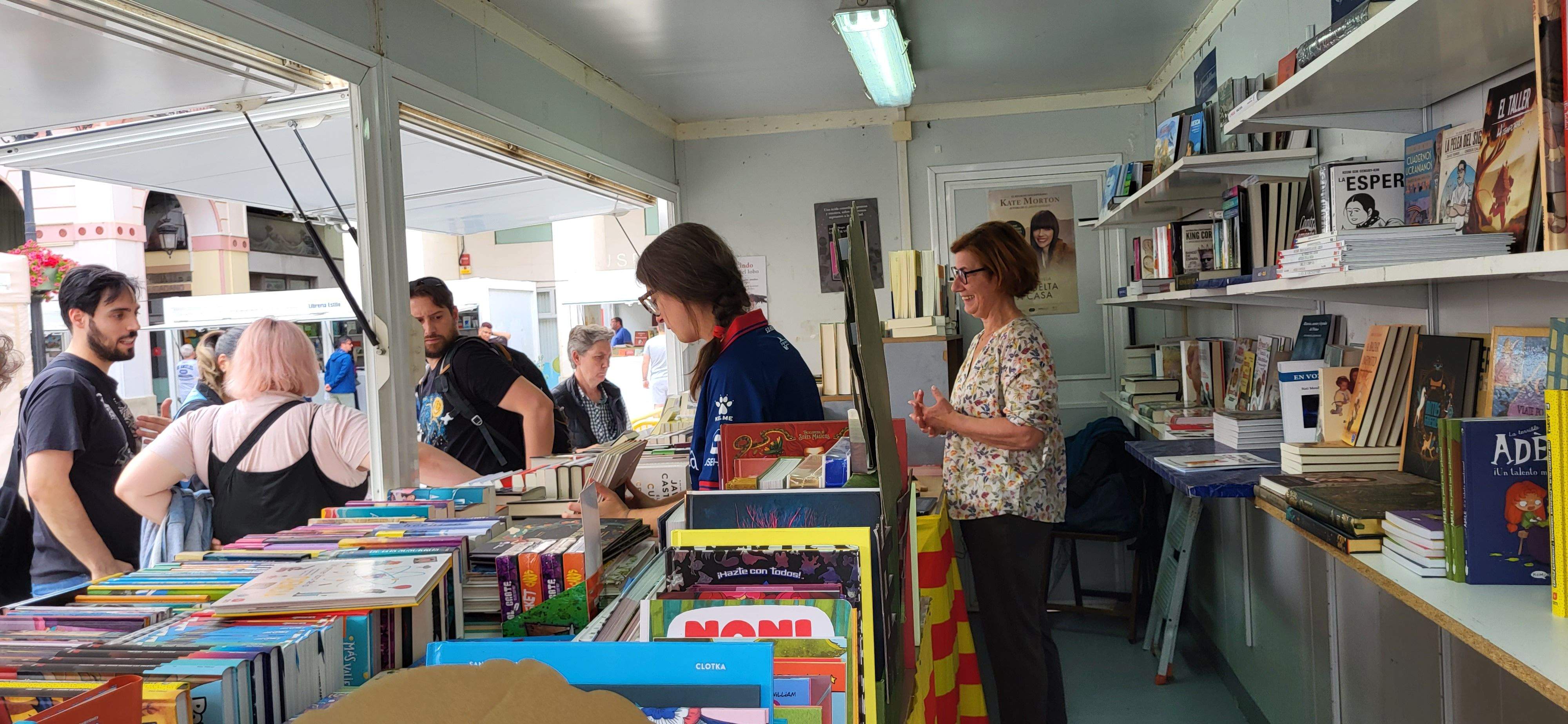 Jornada del sábado 27, en la 39ª Feria del libro de Huesca. Foto Mercedes Manterola