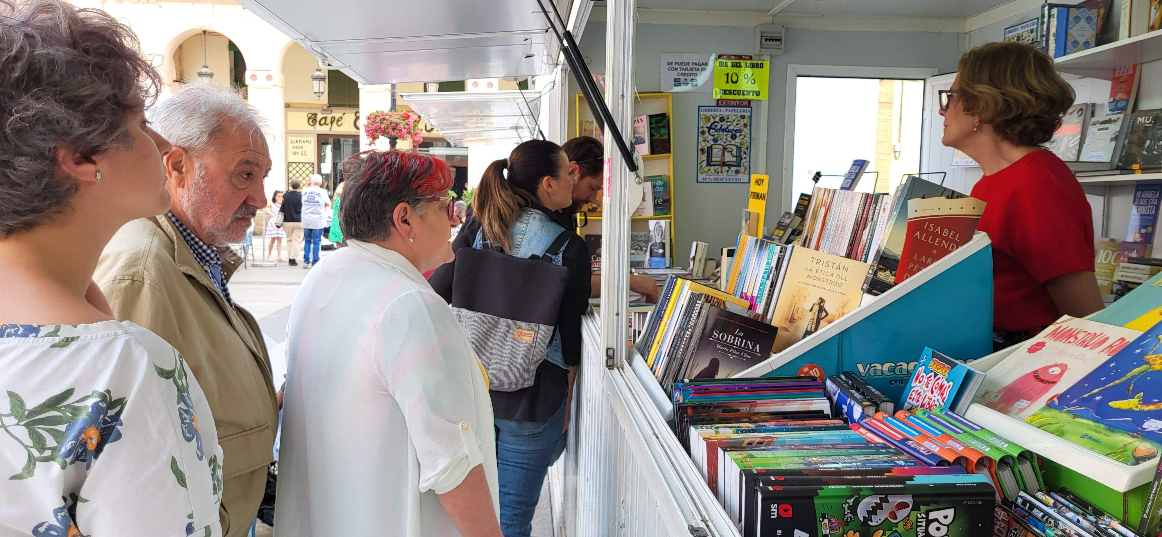 Jornada del sábado 27, en la 39ª Feria del libro de Huesca. Foto Mercedes Manterola
