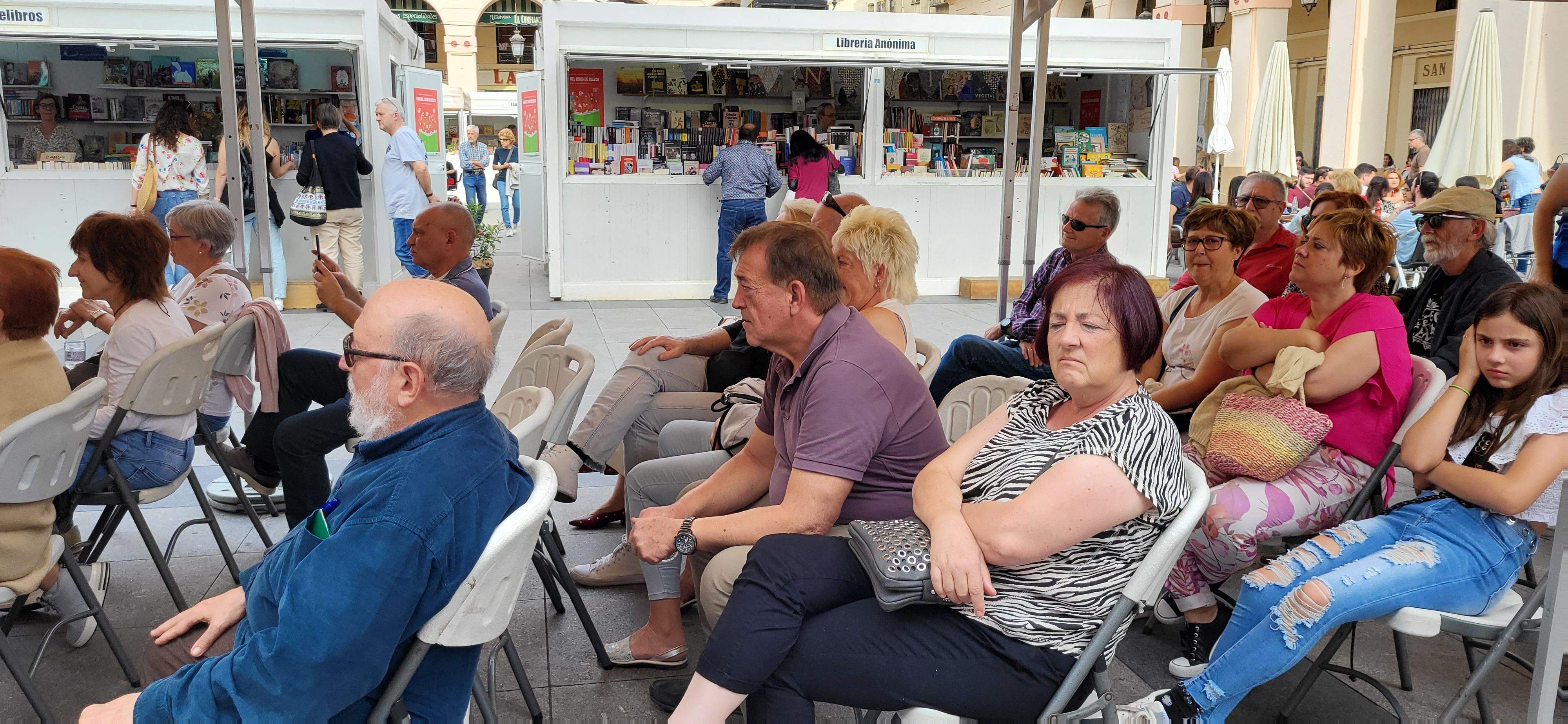 Jornada del sábado 27, en la 39ª Feria del libro de Huesca. Foto Mercedes Manterola