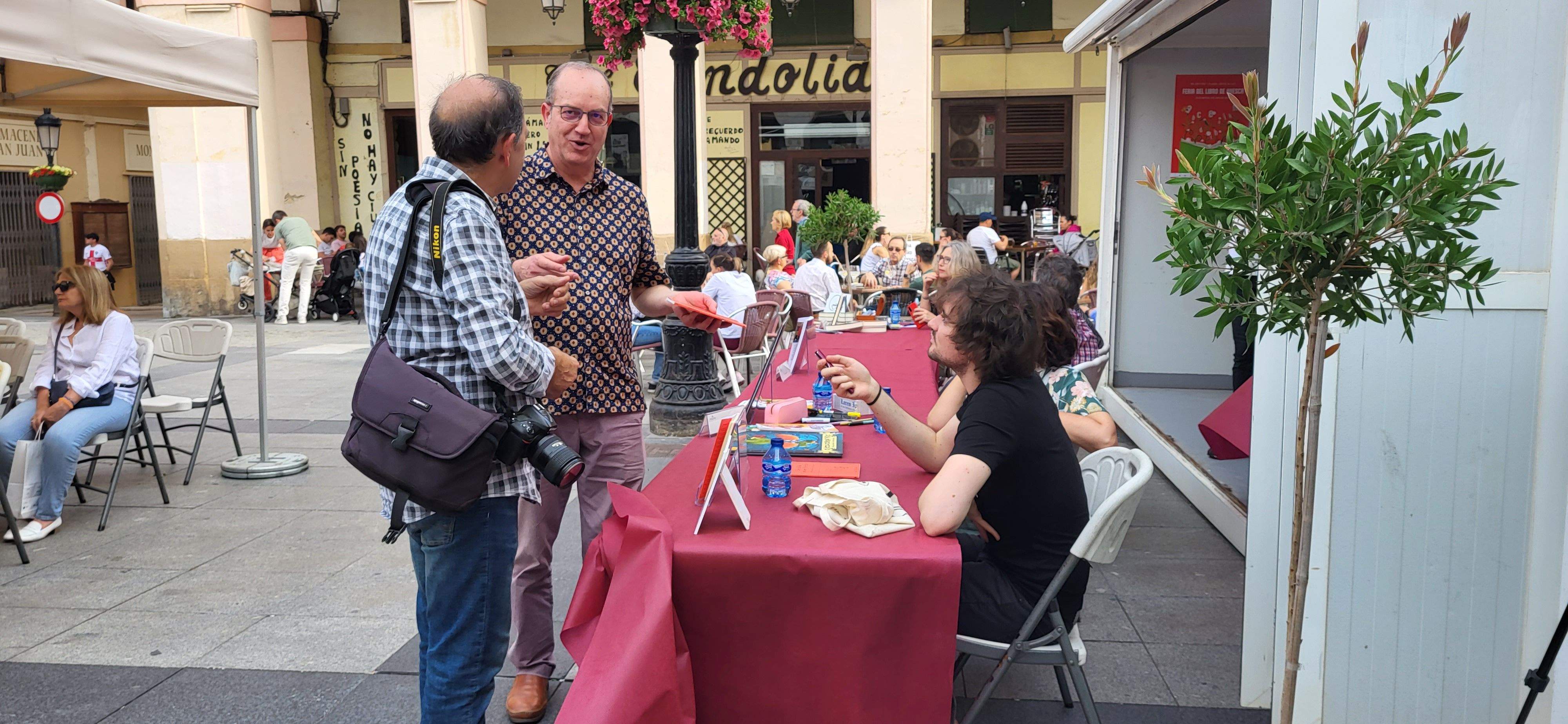 Jornada del sábado 27, en la 39ª Feria del libro de Huesca. Foto Mercedes Manterola