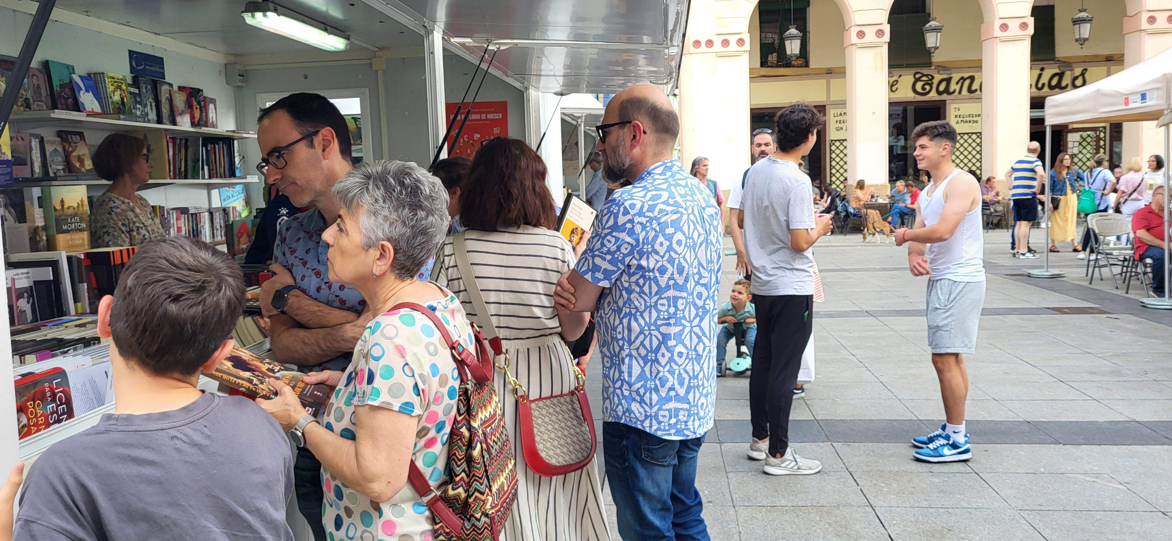 Jornada del sábado 27, en la 39ª Feria del libro de Huesca. Foto Mercedes Manterola
