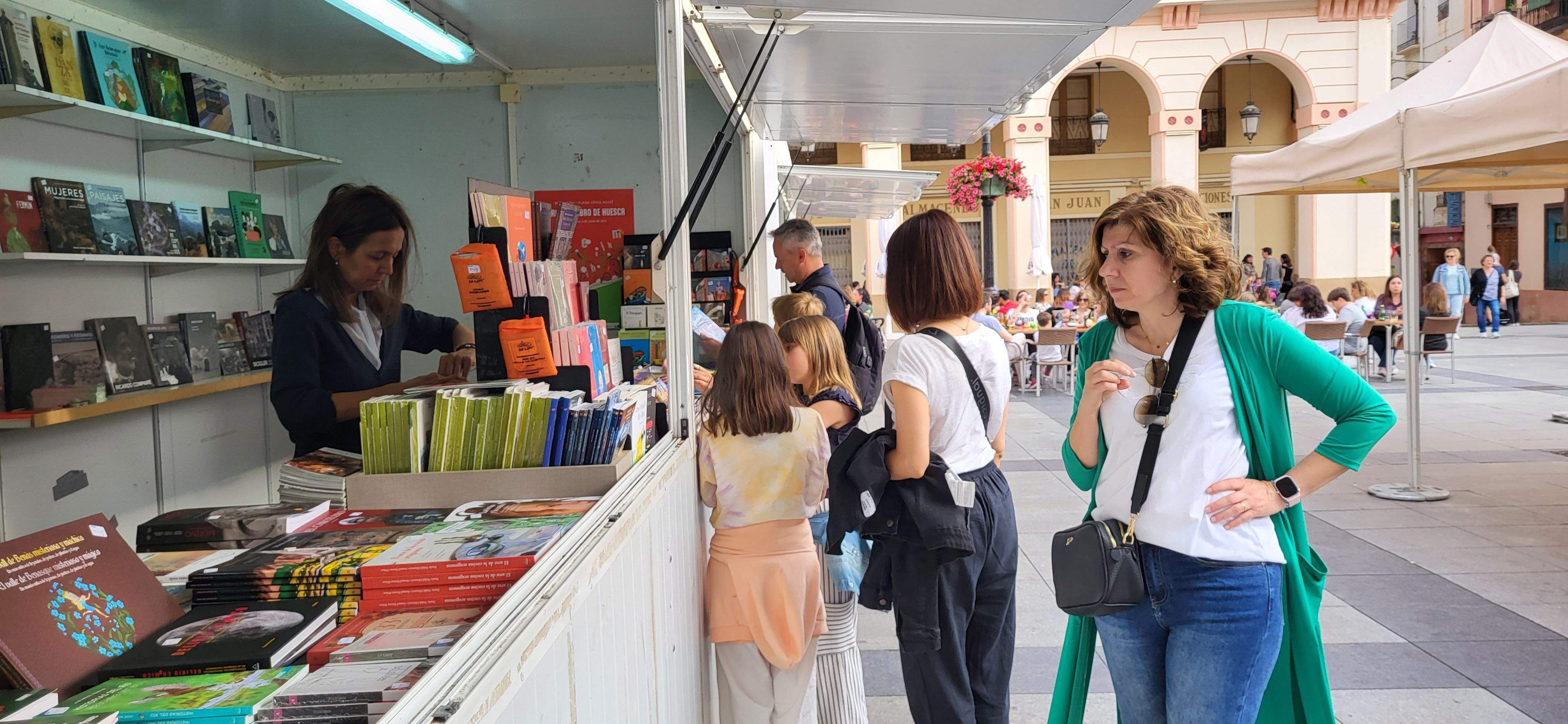 Jornada del sábado 27, en la 39ª Feria del libro de Huesca. Foto Mercedes Manterola