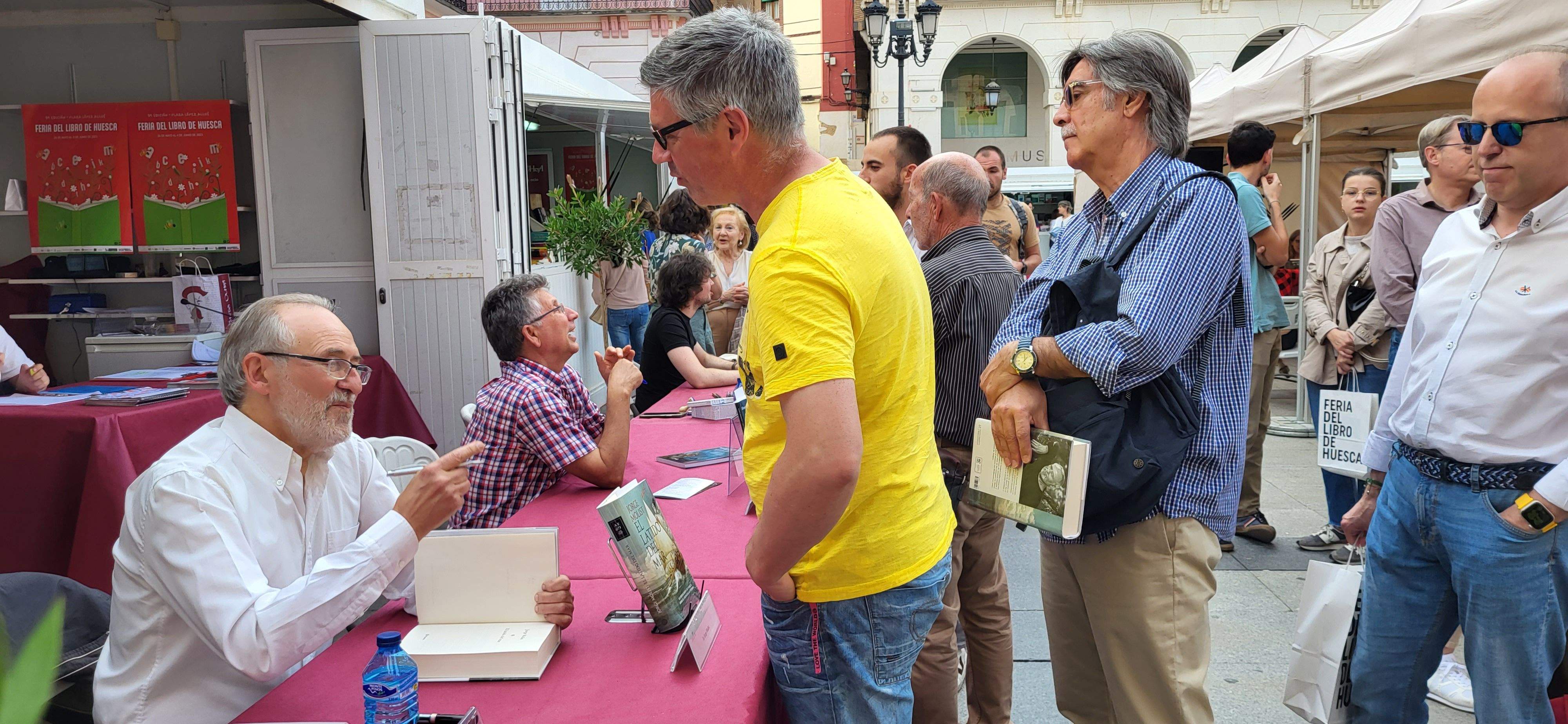 Jornada del sábado 27, en la 39ª Feria del libro de Huesca. Foto Mercedes Manterola
