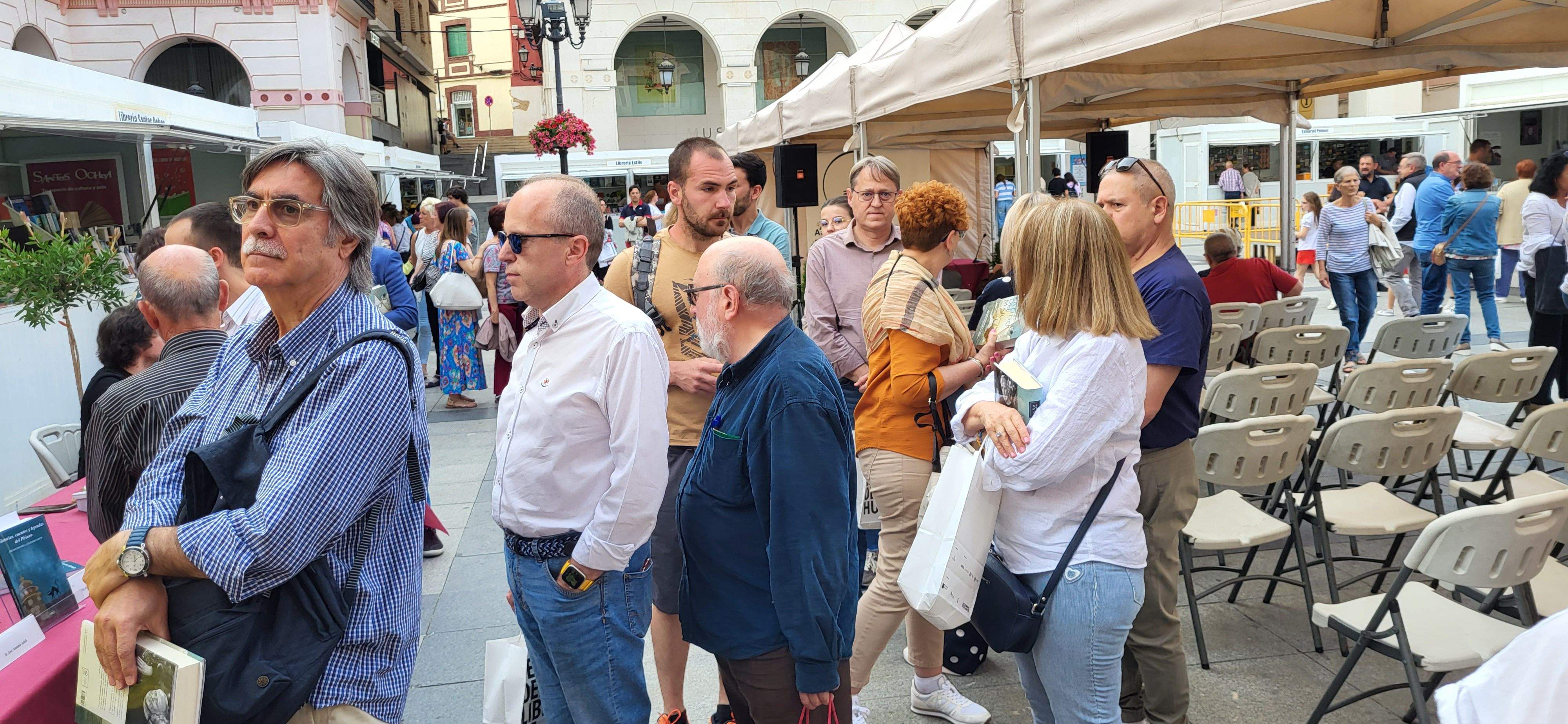 Jornada del sábado 27, en la 39ª Feria del libro de Huesca. Foto Mercedes Manterola