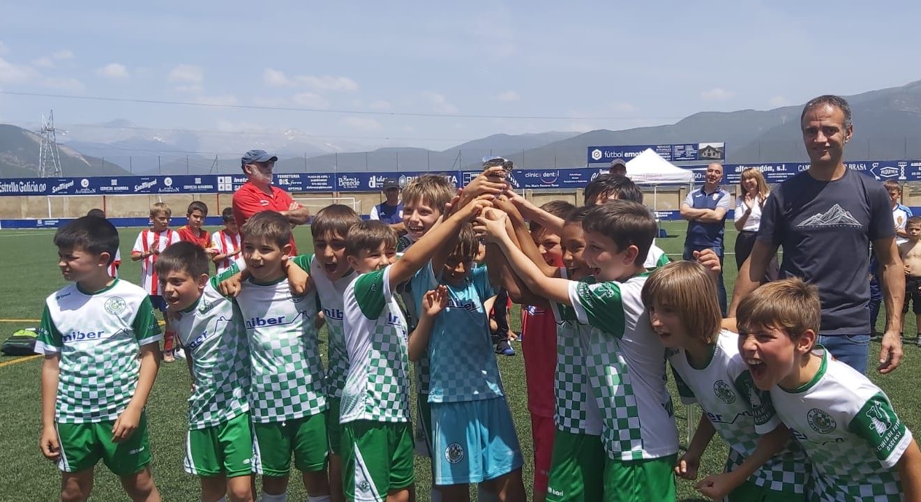 EFO Benjamín, subcampeón. Foto Deporte Cantera Sabiñánigo