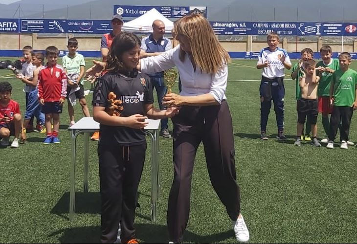 Pol García (Jacetano), mejor portero benjamín. Foto Deporte Cantera Sabiñánigo