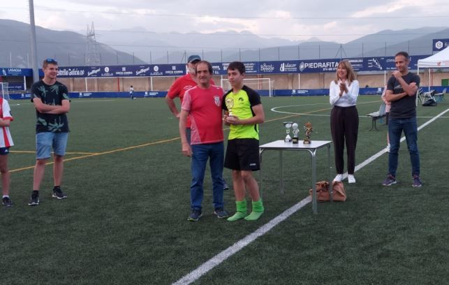 Aarón Gómez (FB Sabi B), máximo goleador infantil. Foto Deporte Cantera Sabiñánigo
