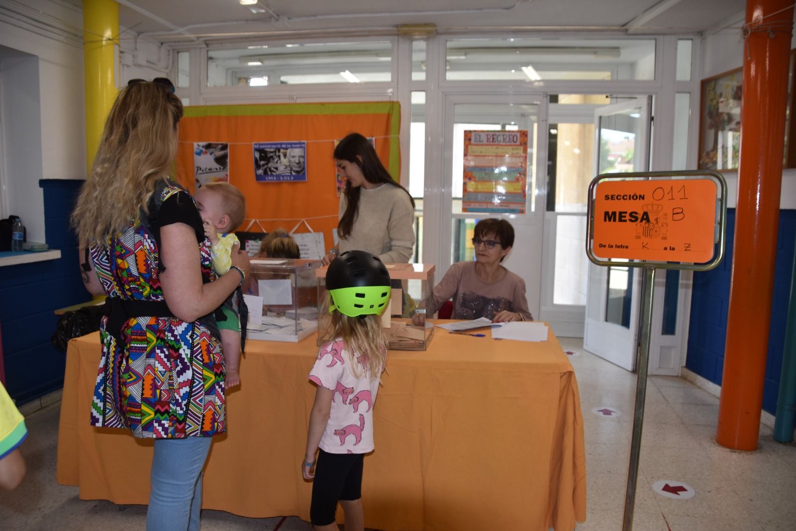 Colegio electoral en Barbastro