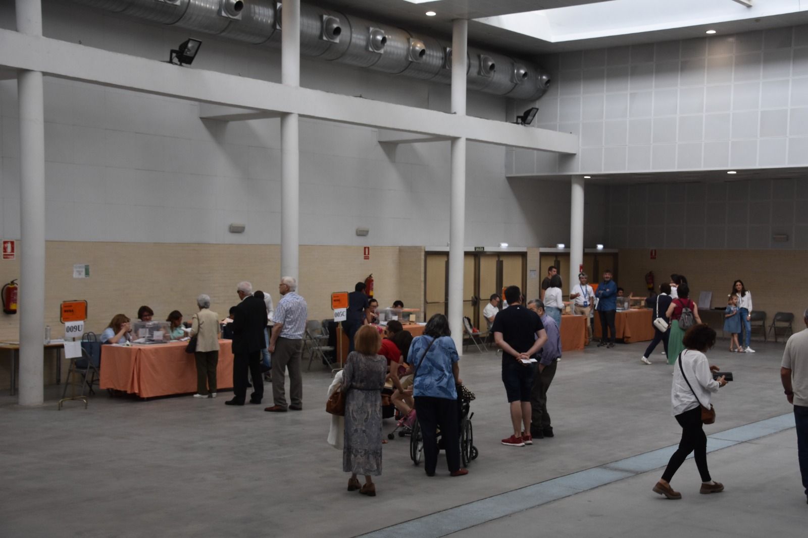 Colegio electoral en Barbastro
