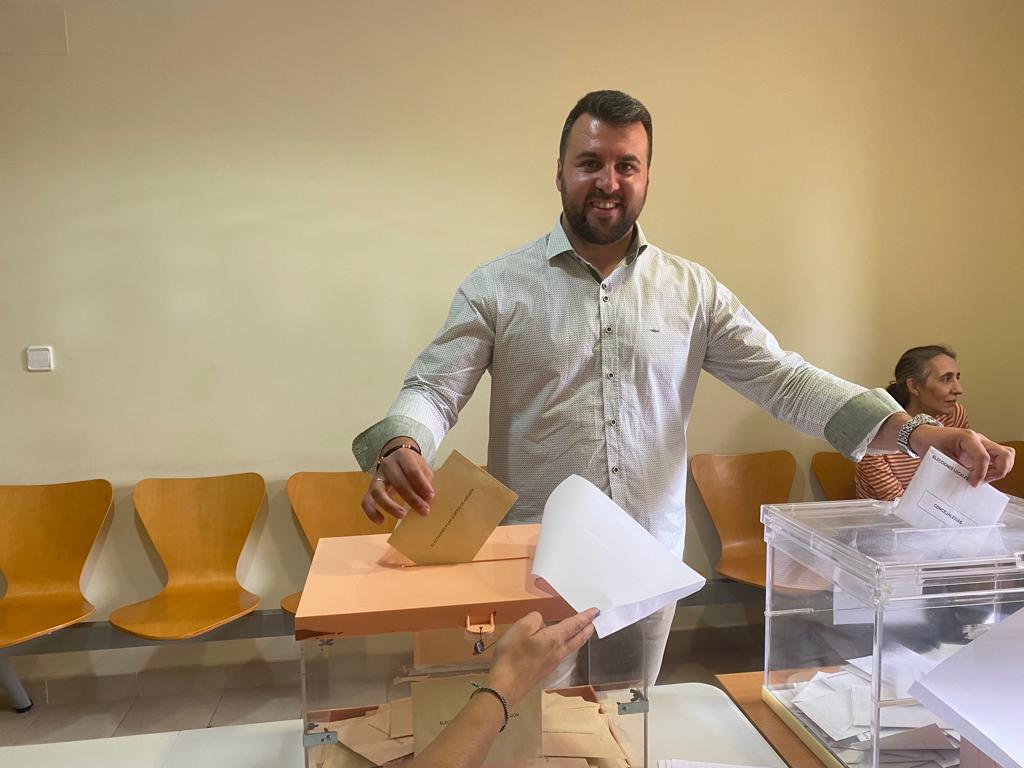 Colegio electoral en Angüés.