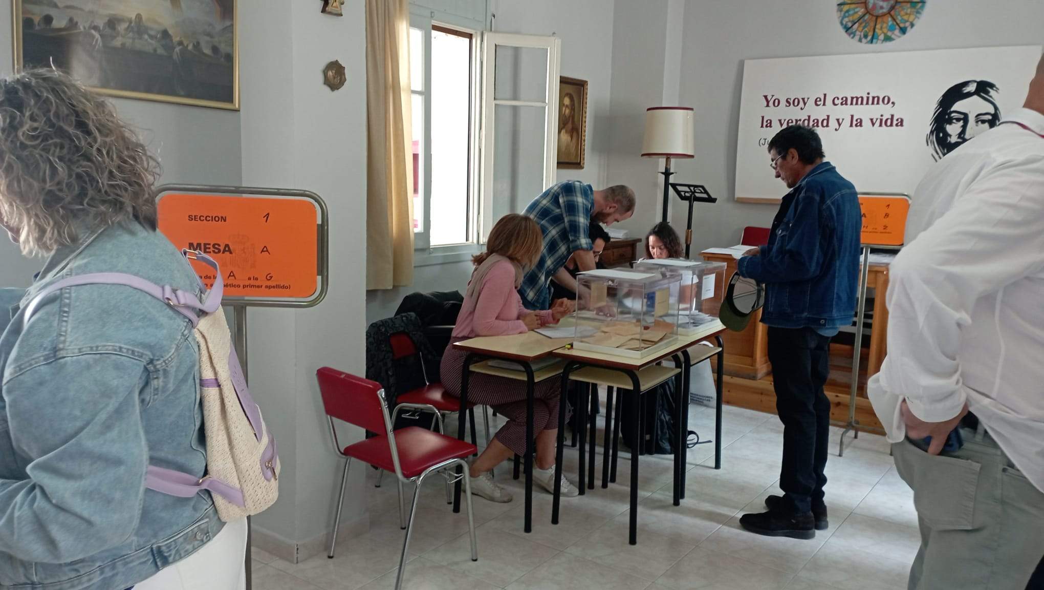 Colegio electoral en Sabiñánigo