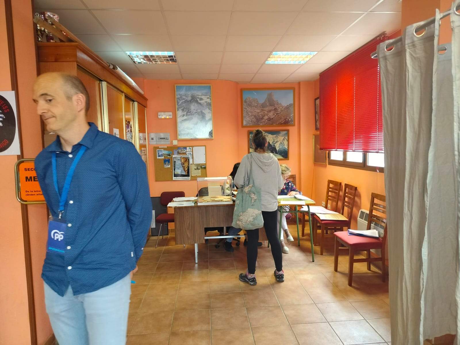 Mesa del Club Parroquial