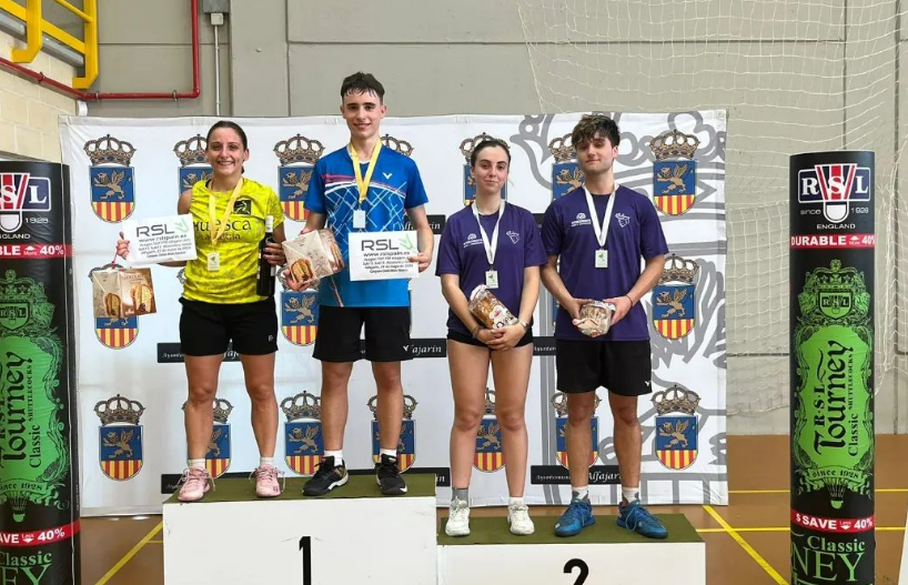 Podio Bádminton Huesca La Magia