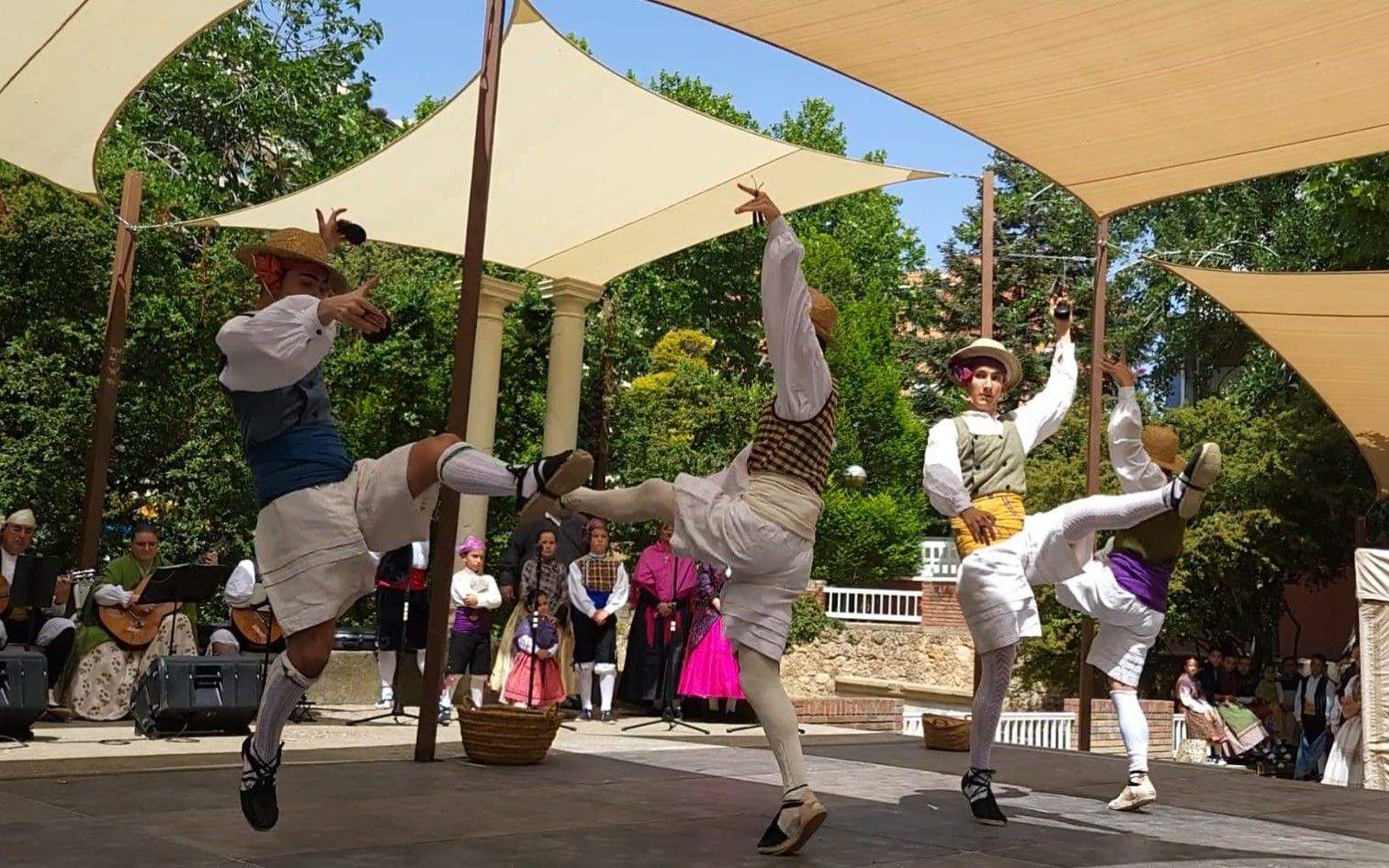  Elenco Aragonés en el certamen de Folclore Aragonés de Huesca. Foto Myriam Martínez