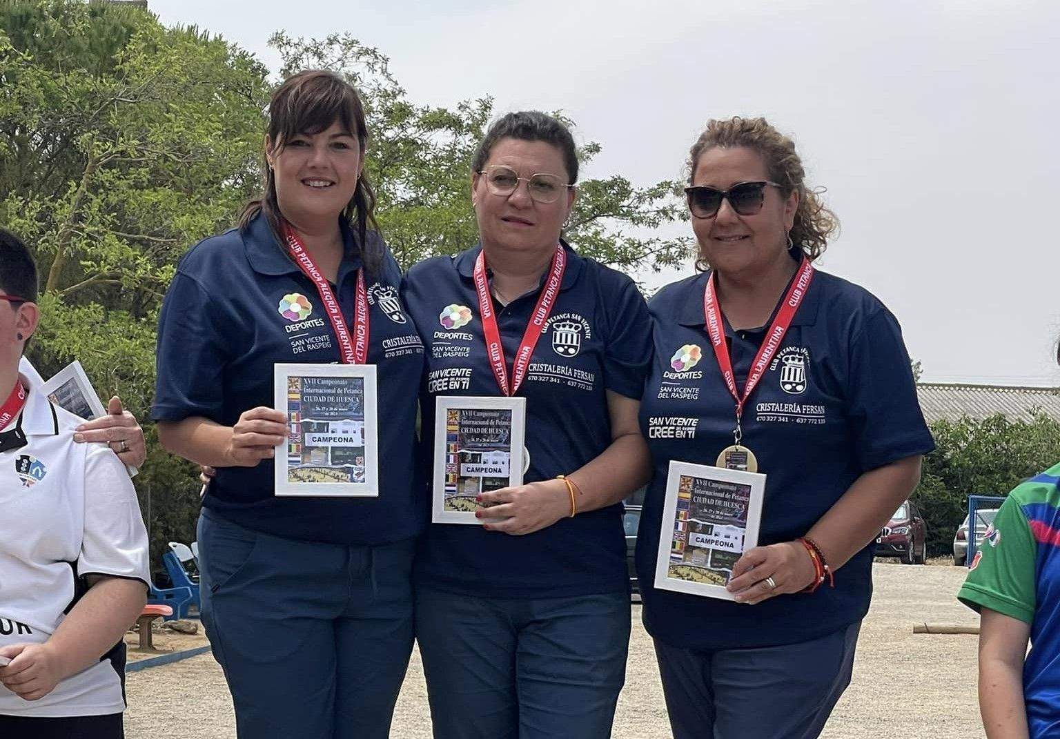 San Vicente, campeonas en categoría femenina.