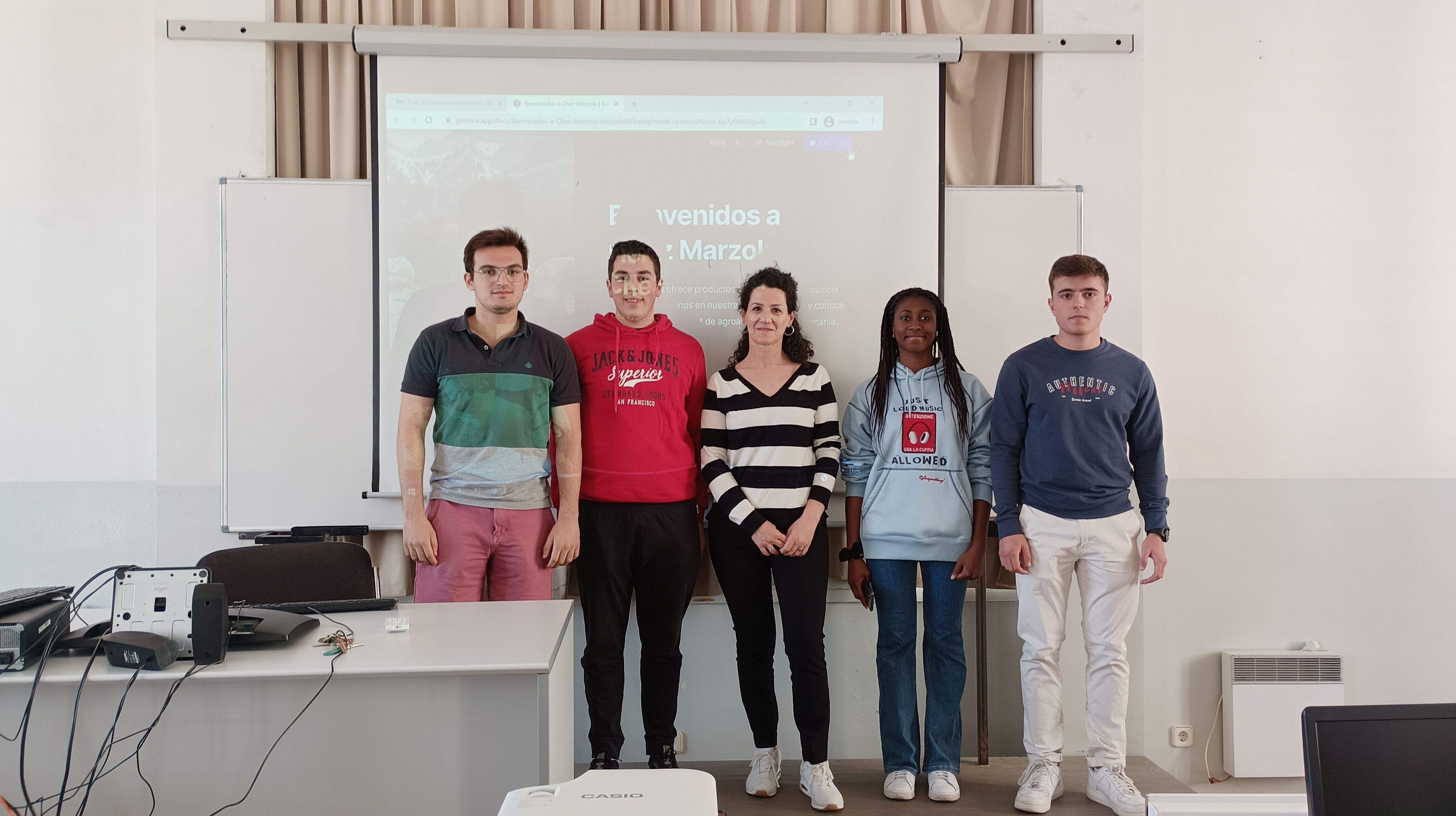 Participantes en el proyecto de colaboración de alumnos del Campus de Huesca y empresas de la ciudad.