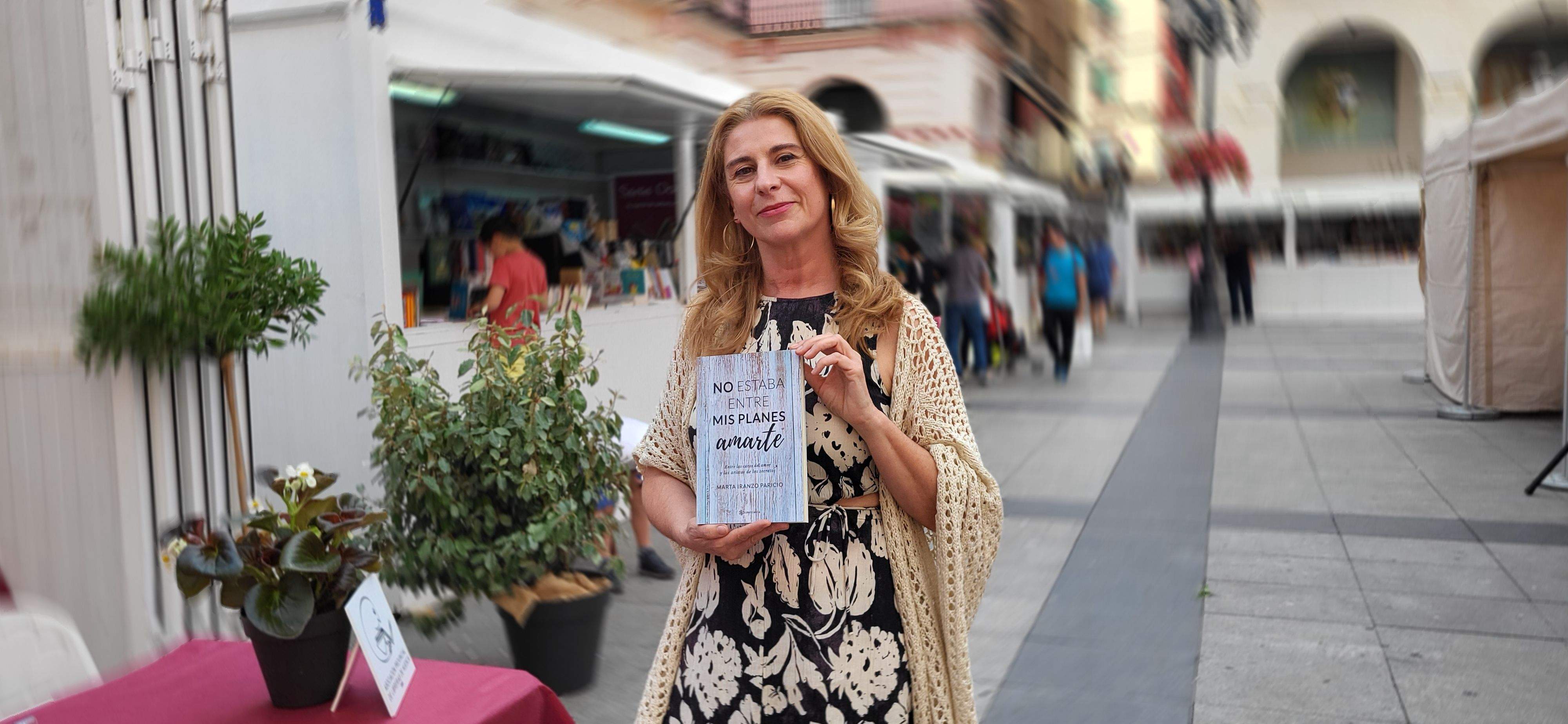 Marta Iranzo ha presentado en Huesca su novela "No estaba entre mis planes amarte".