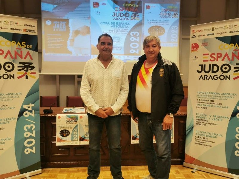 Domingo Poveda, concejal de deportes, y José Ángel Hierro, presidente de la Federación Aragonesa de Judo.