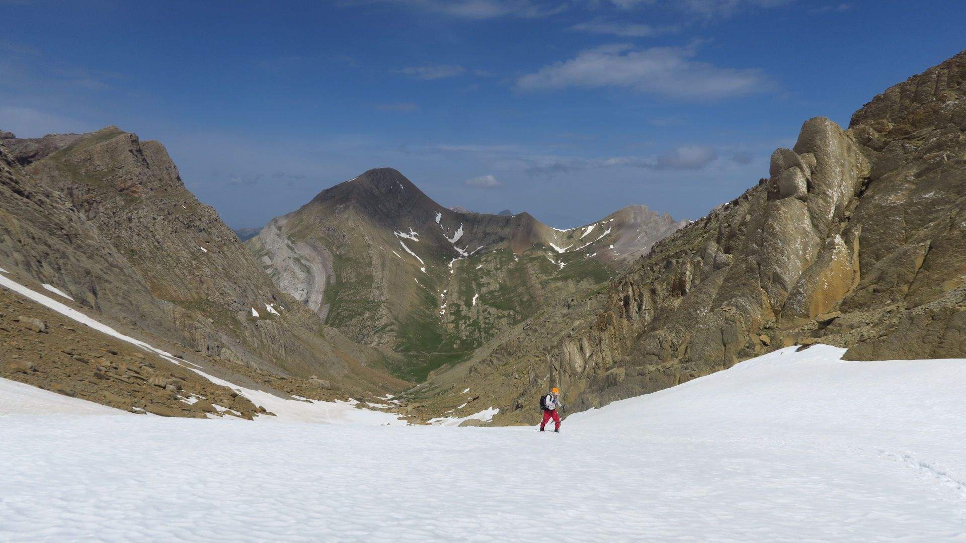 El grupo de Pico a Pico hacia la cima del Bisaurín.