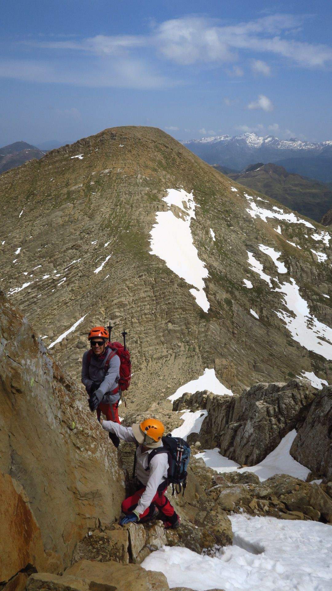 El grupo de Pico a Pico hacia la cima del Bisaurín.