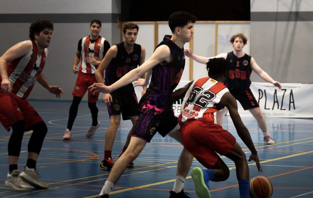 Imagen del último partido del Unión Basket Barbastro.