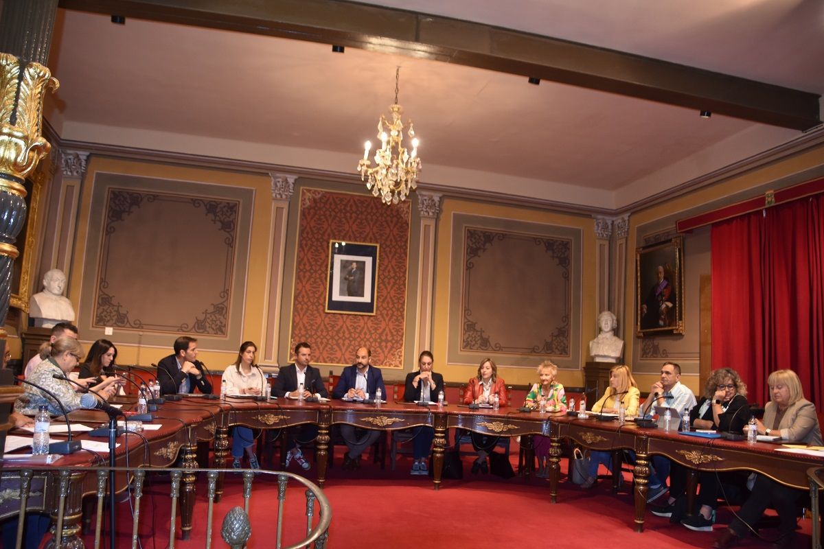 Pleno del Ayuntamiento de Barbastro.