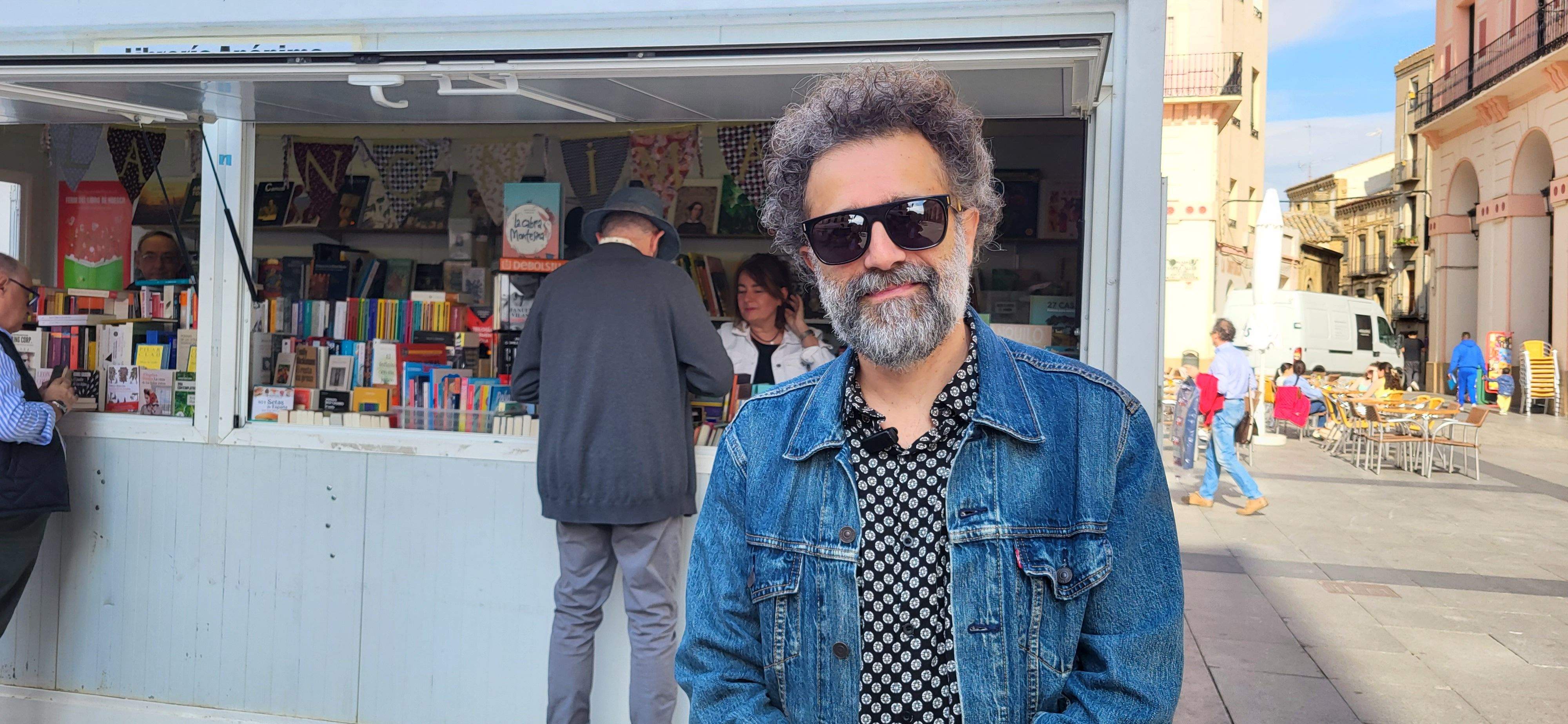 Raúl Usieto, en la 39ª Feria del Libro de Huesca. Foto Myriam Martínez