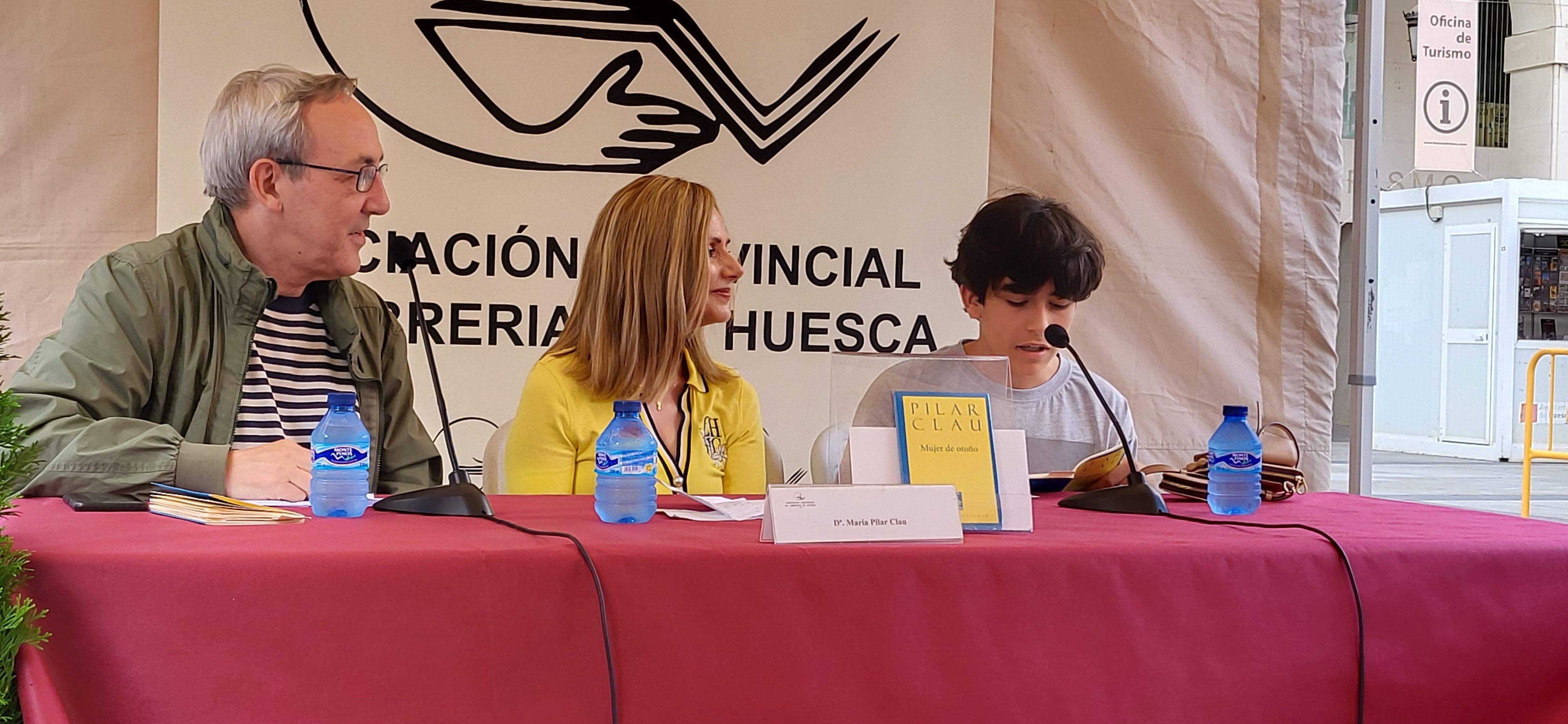  Chema Aniés, María Pilar Clau y Pablo Clau, en la 39ª Feria del Libro de Huesca. Foto Myriam Martínez