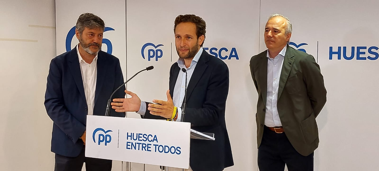 Gerardo Oliván, Isaac Claver y Jorge Azcón. Foto J.G.A.