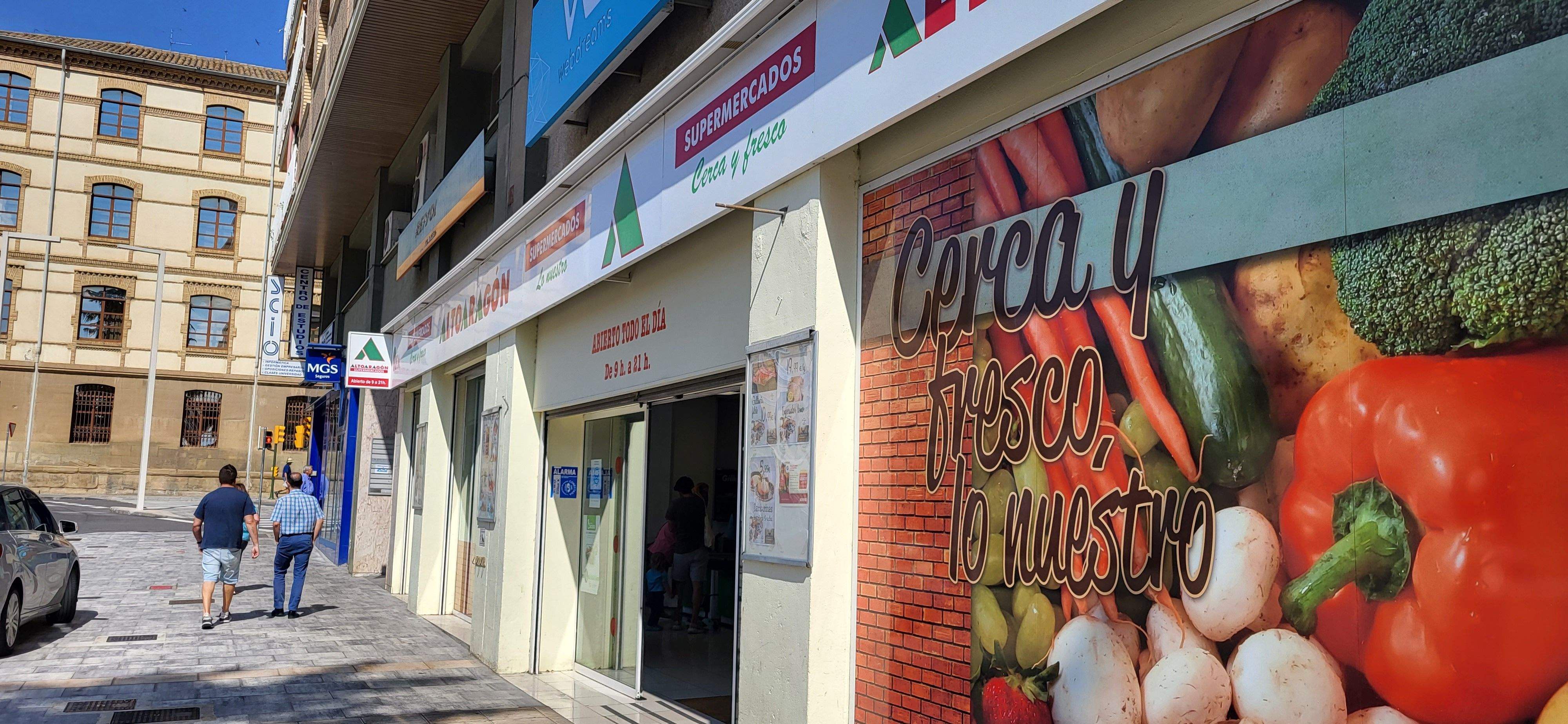 Recogida de donaciones para el Banco de Alimentos de Huesca. Foto Myriam Martínez