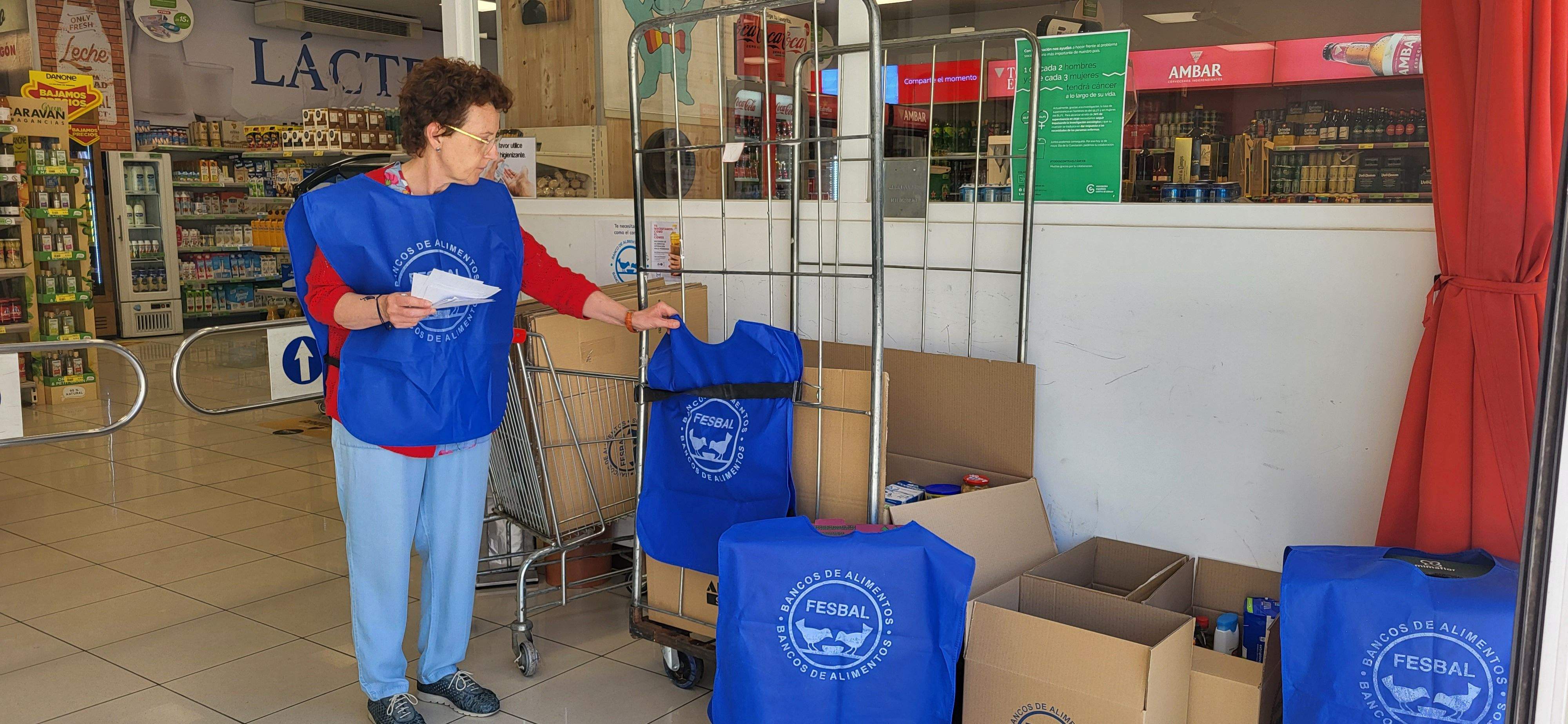 Recogida de donaciones para el Banco de Alimentos de Huesca. Foto Myriam Martínez