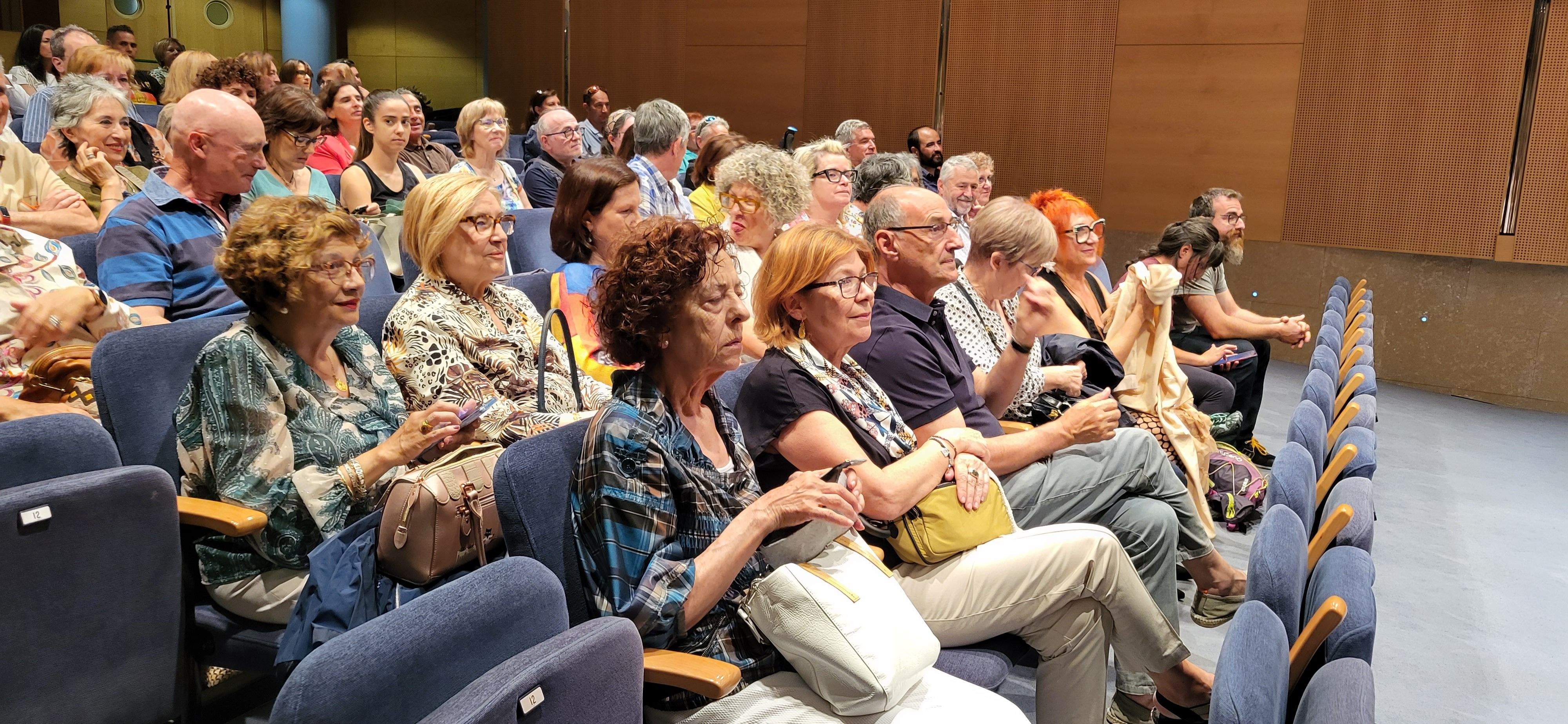 Exposición "Desde mi entorno" de Manuel Macías. Foto Myriam Martínez