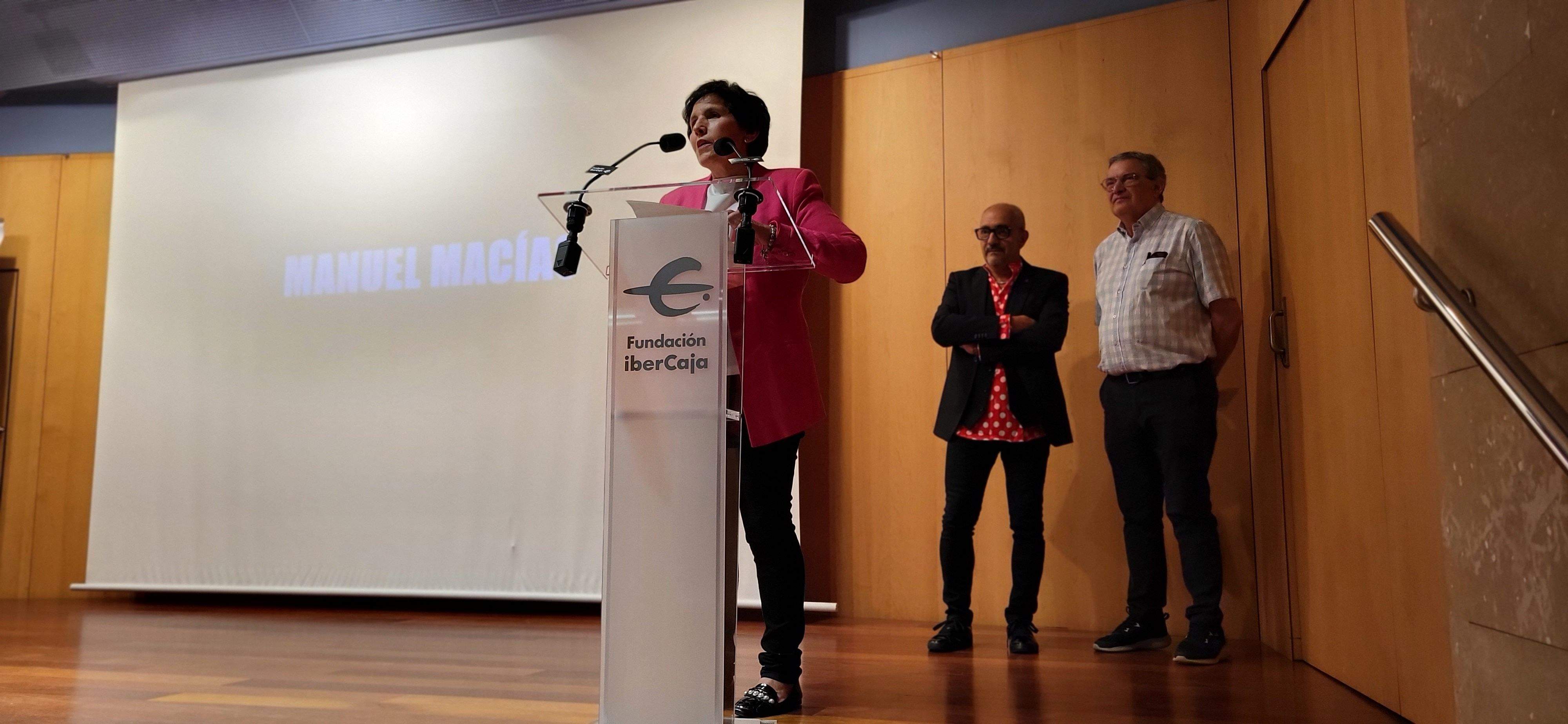 Exposición "Desde mi entorno" de Manuel Macías. Foto Myriam Martínez