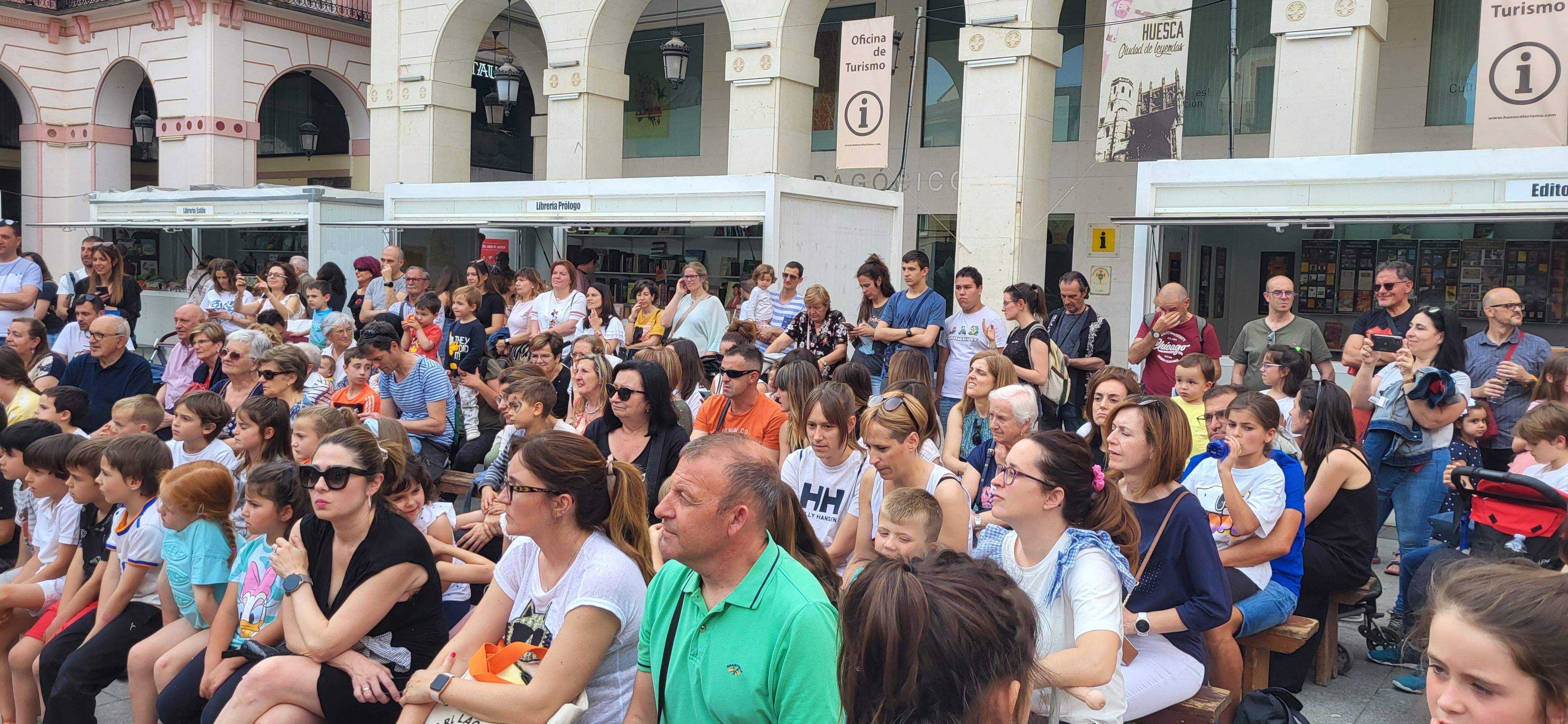 Maratón de Cuentos en la Feria del Libro de Huesca. Foto Mercedes Manterola