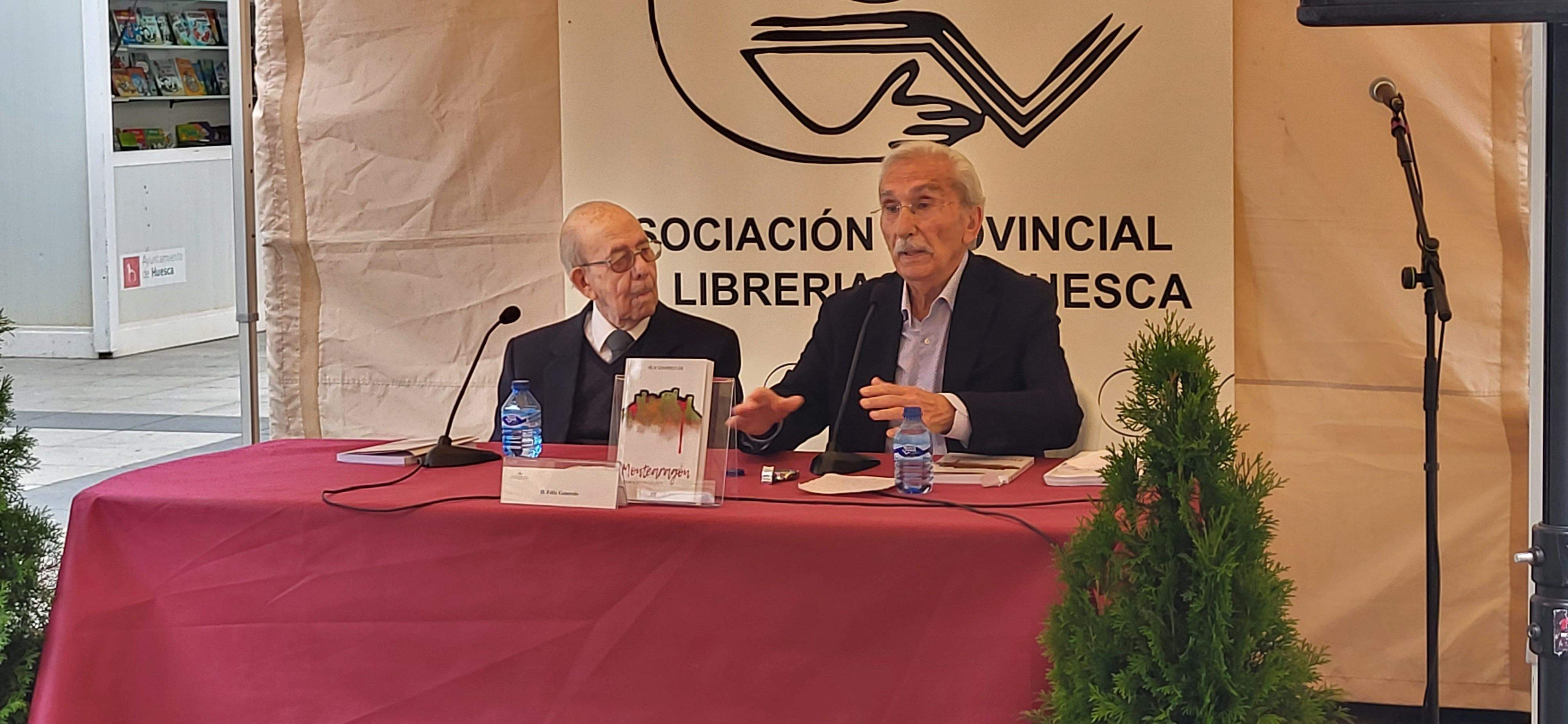 Féliz Generelo y Manuel Tresaco en la Feria del Libro de Huesca. Foto Mercedes Manterola