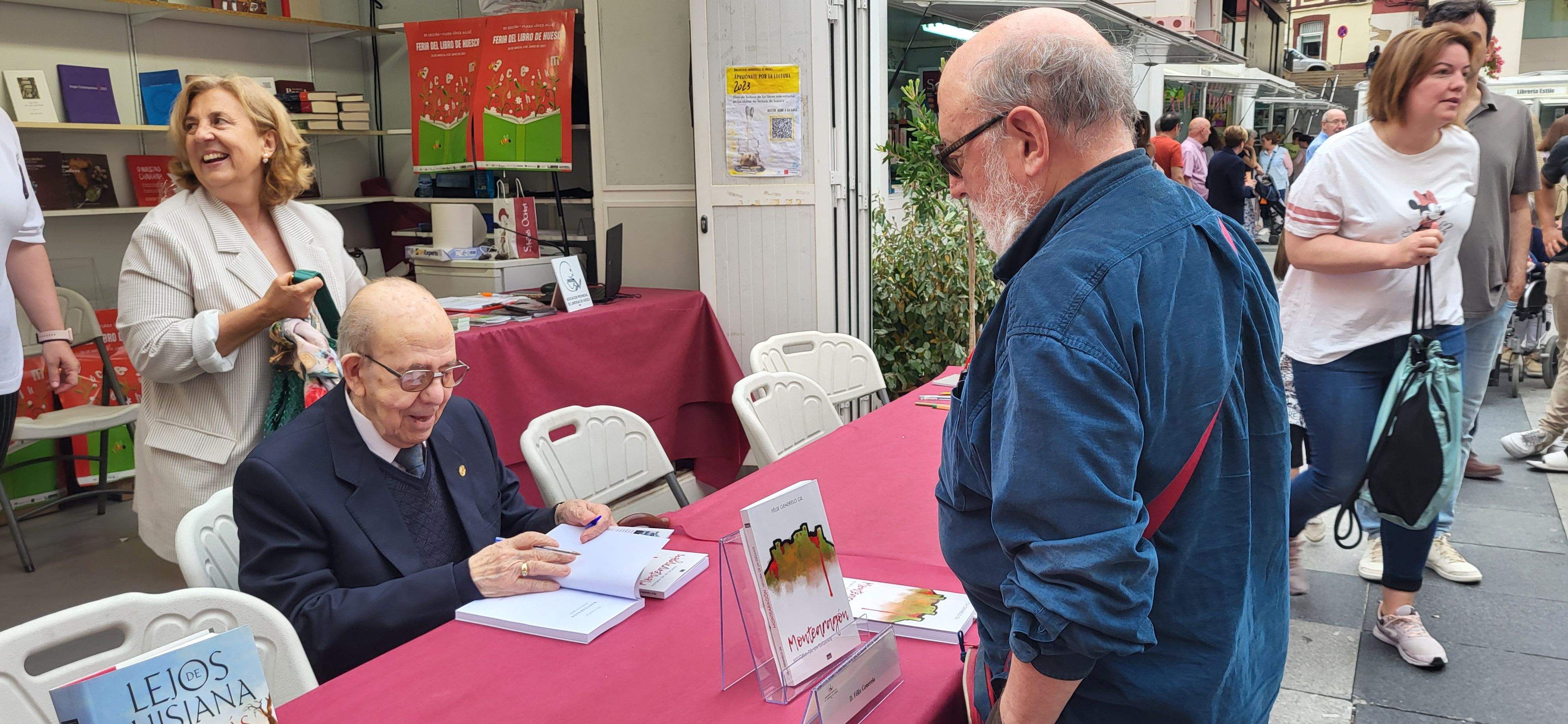Félix Generelo en la Feria del Libro de Huesca. Foto Mercedes Manterola
