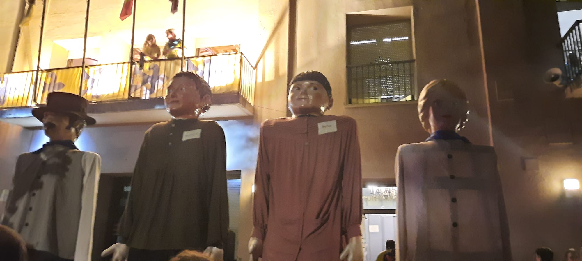 Chupinazo y cabalgata de las fiestas de Ayerbe. Foto Ayuntamiento de Ayerbe