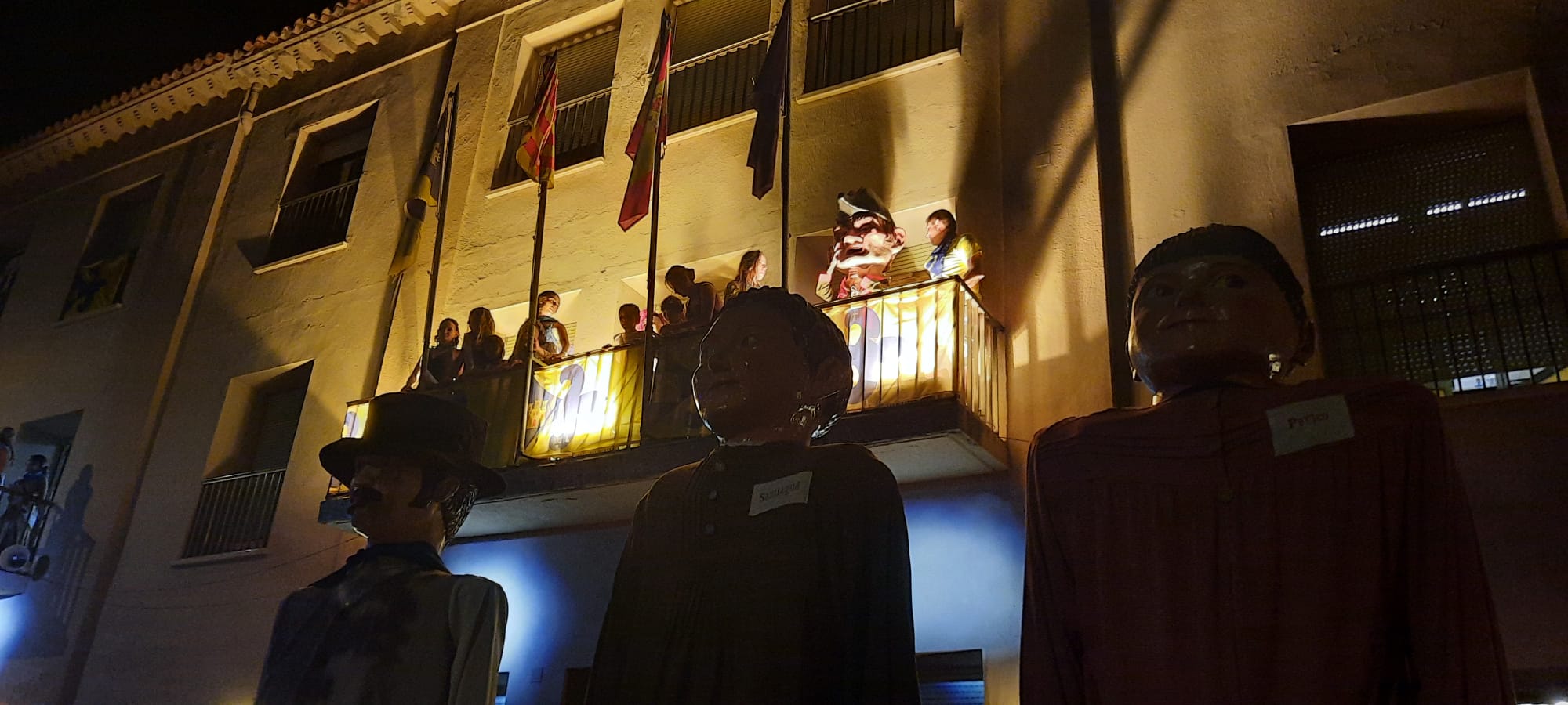 Chupinazo y cabalgata de las fiestas de Ayerbe. Foto Ayuntamiento de Ayerbe