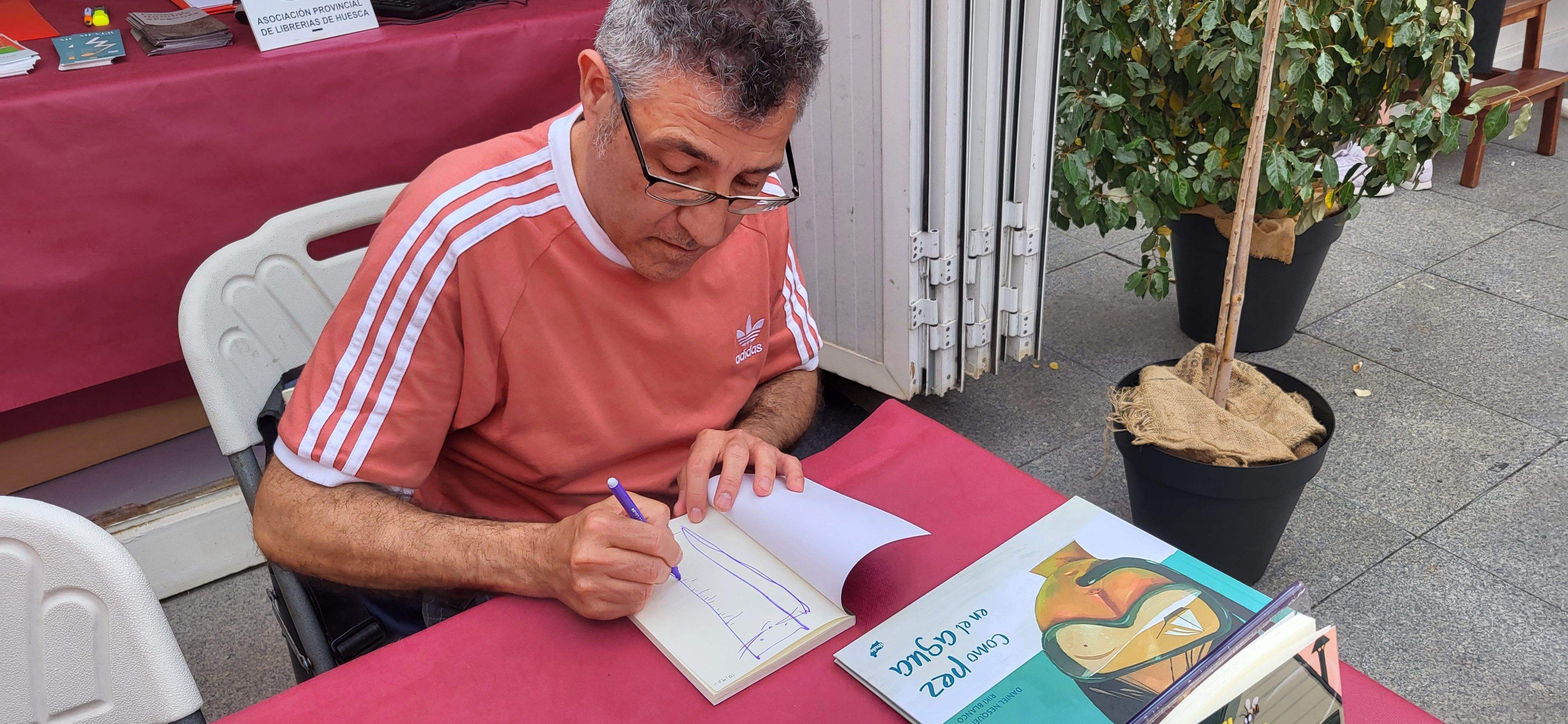Daniel Nesquens, en la 39ª Feria del Libro de Huesca. Foto Myriam Martínez