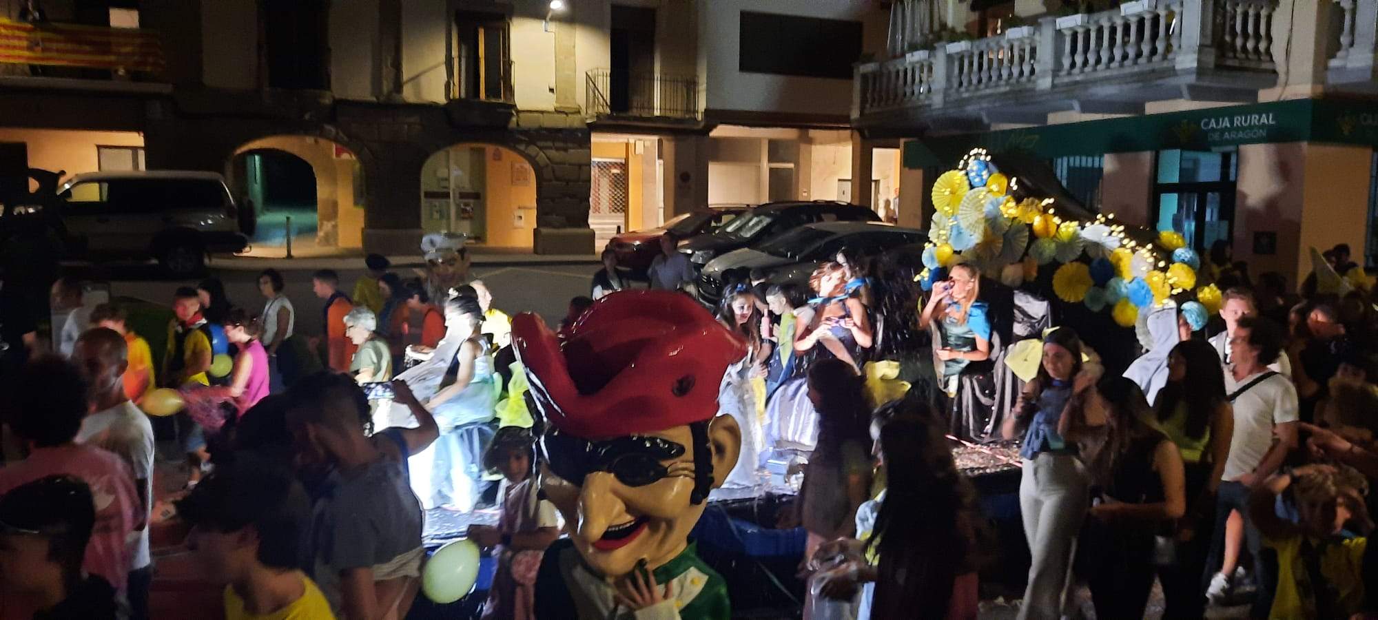 Chupinazo y cabalgata de las fiestas de Ayerbe. Foto Ayuntamiento de Ayerbe