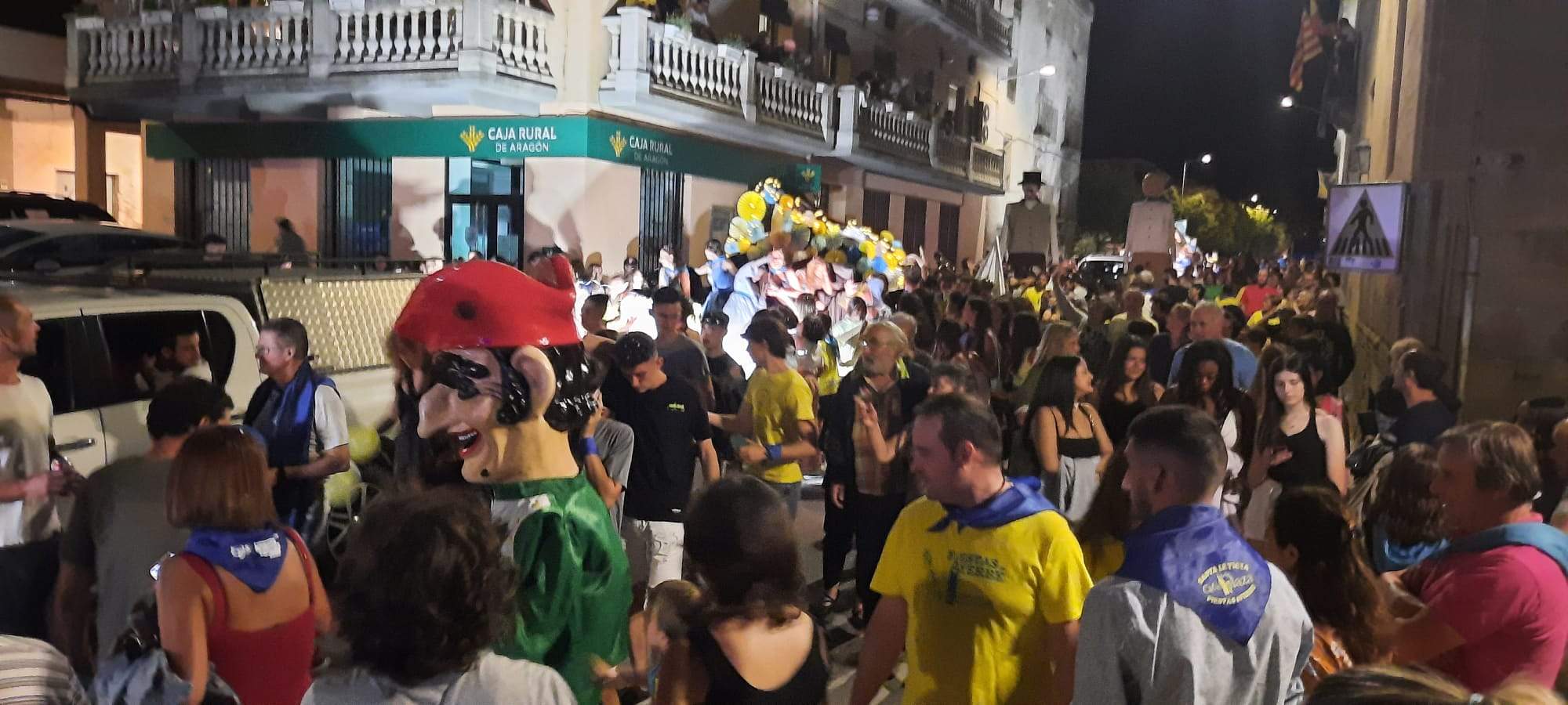 Chupinazo y cabalgata de las fiestas de Ayerbe. Foto Ayuntamiento de Ayerbe