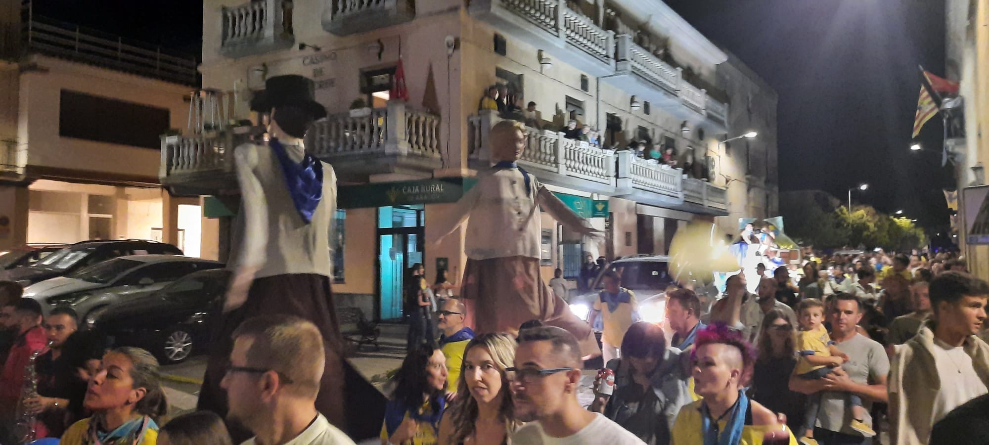 Chupinazo y cabalgata de las fiestas de Ayerbe. Foto Ayuntamiento de Ayerbe 