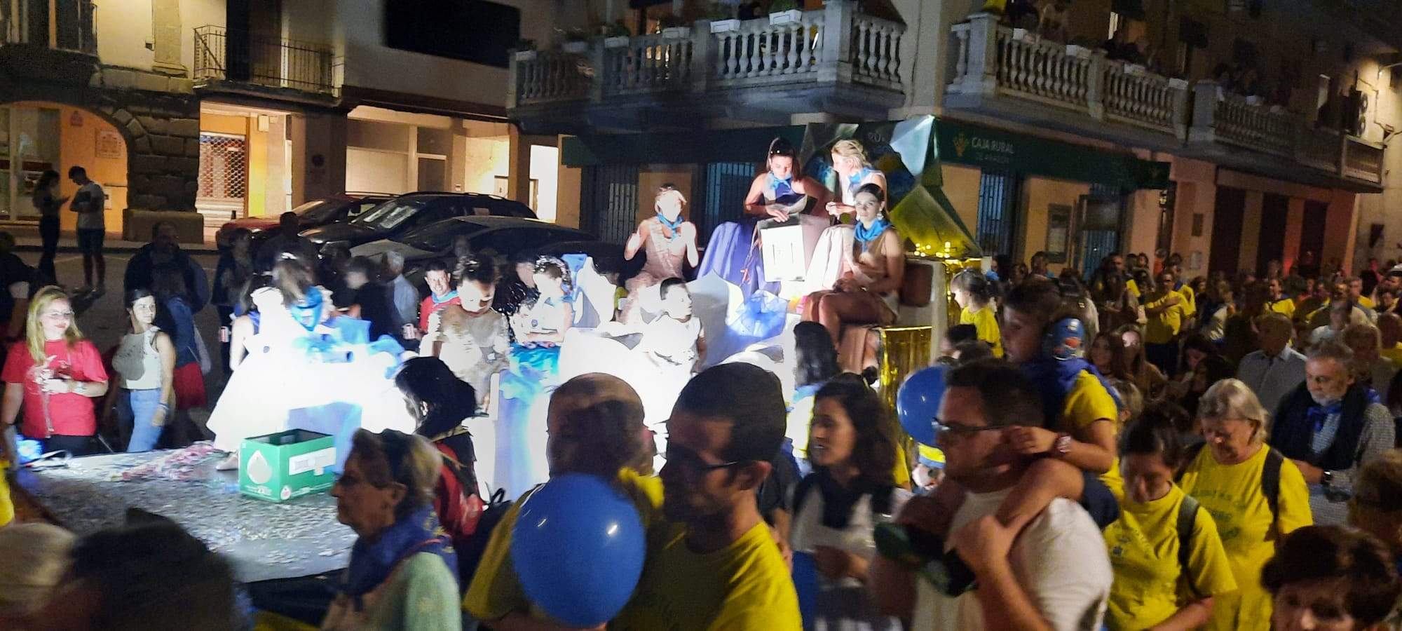 Chupinazo y cabalgata de las fiestas de Ayerbe. Foto Ayuntamiento de Ayerbe 