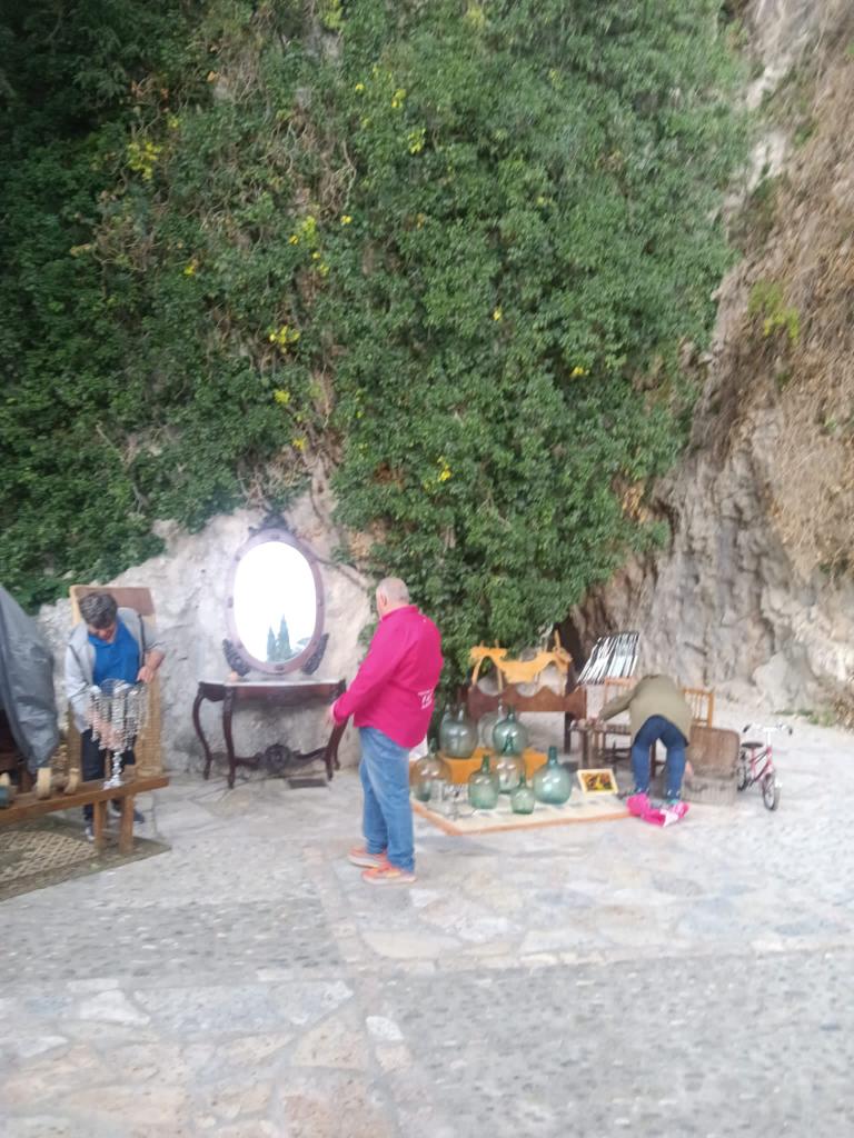 Feria de Antigüedades de Alquézar.